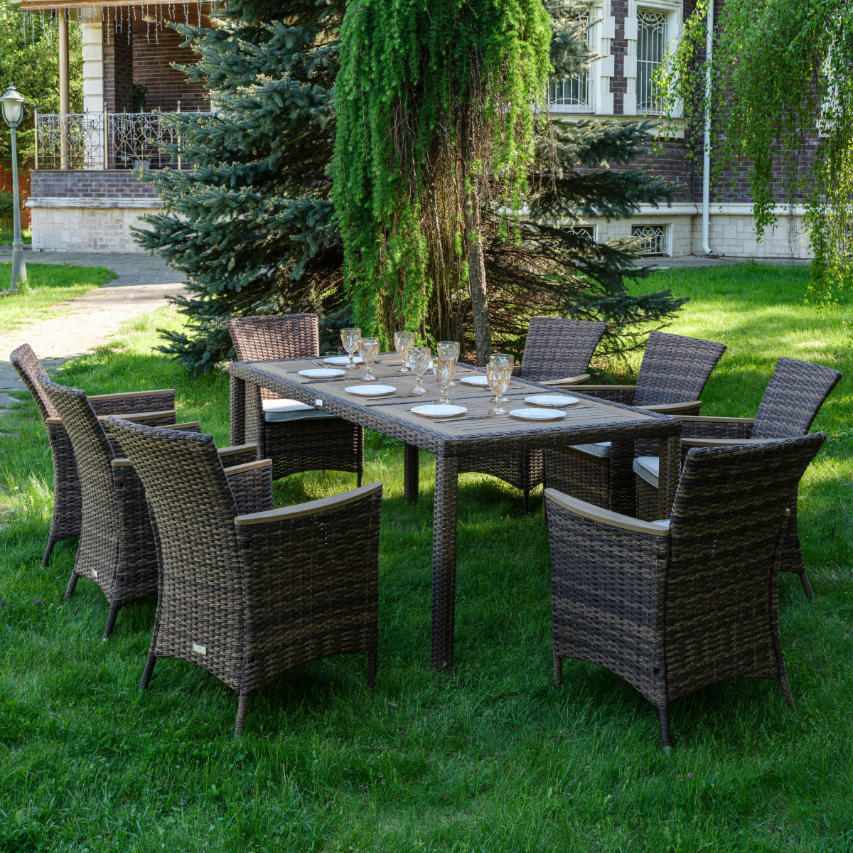 Изображение товара Набор обеденной мебели для сада Royal family Amelia из искусственного ротанга