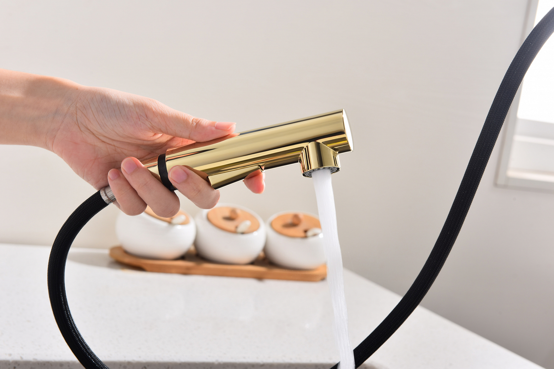 Изображение товара Смеситель для кухни Neo золото Paulmark Ne214419-G с выдвижным изливом