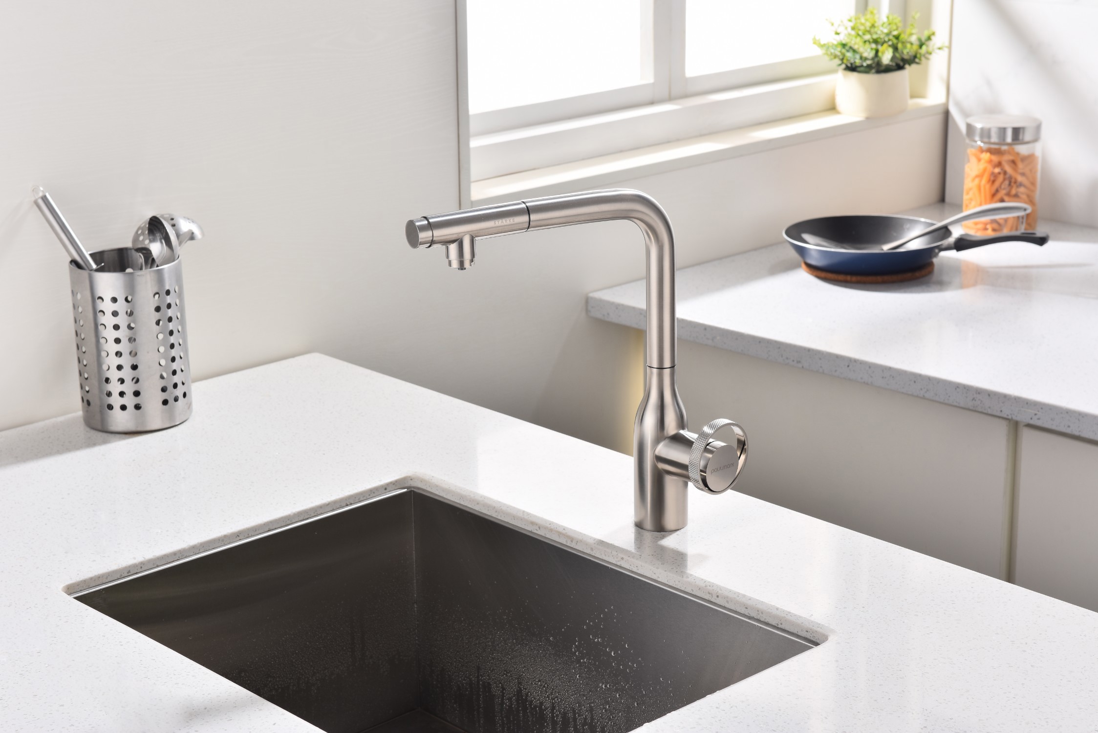 Изображение товара Смеситель кухонный URBAN с поворотным изливом от Paulmark никель