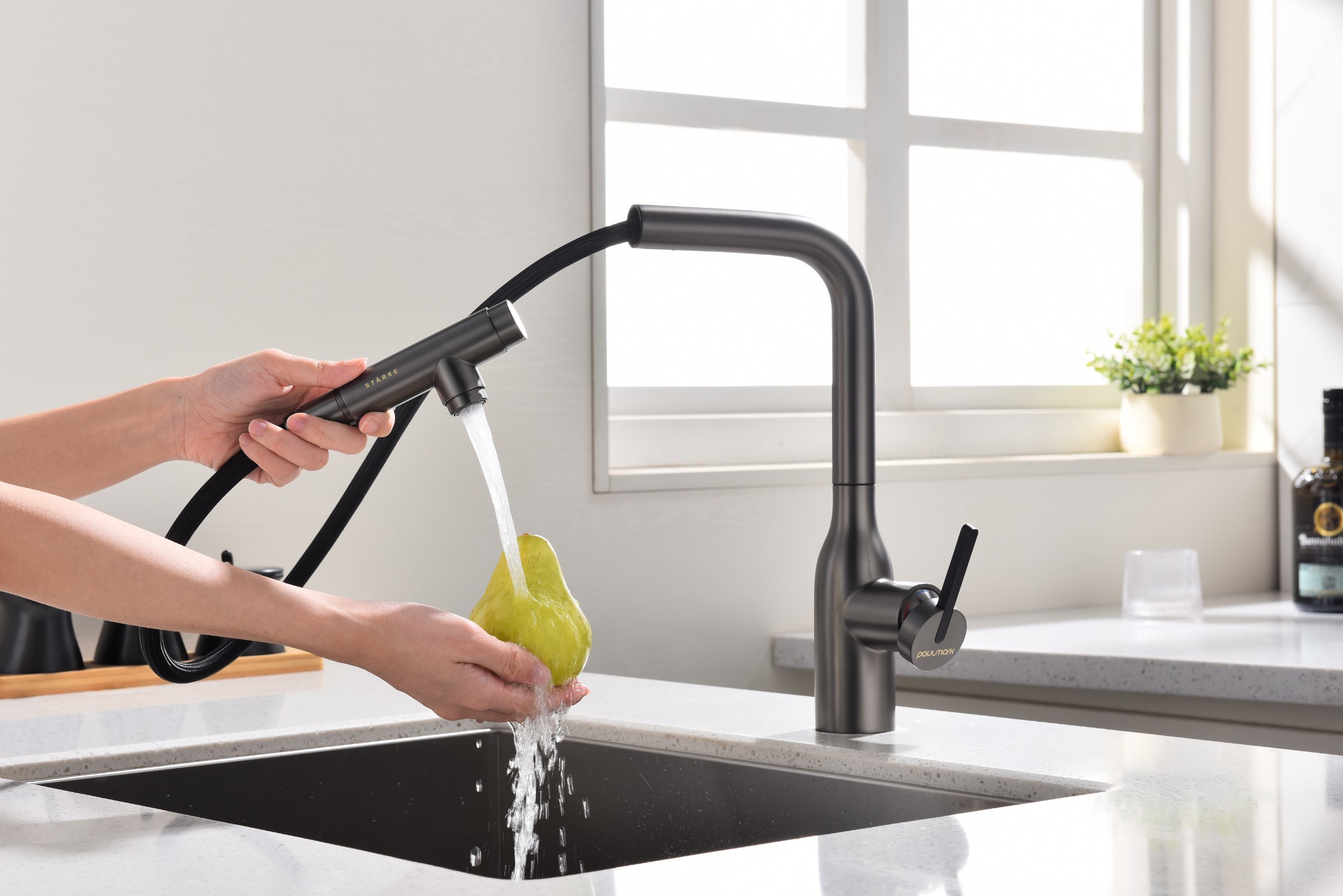 Изображение товара Кухонный смеситель VIPER с выдвижным изливом и фильтром Paulmark