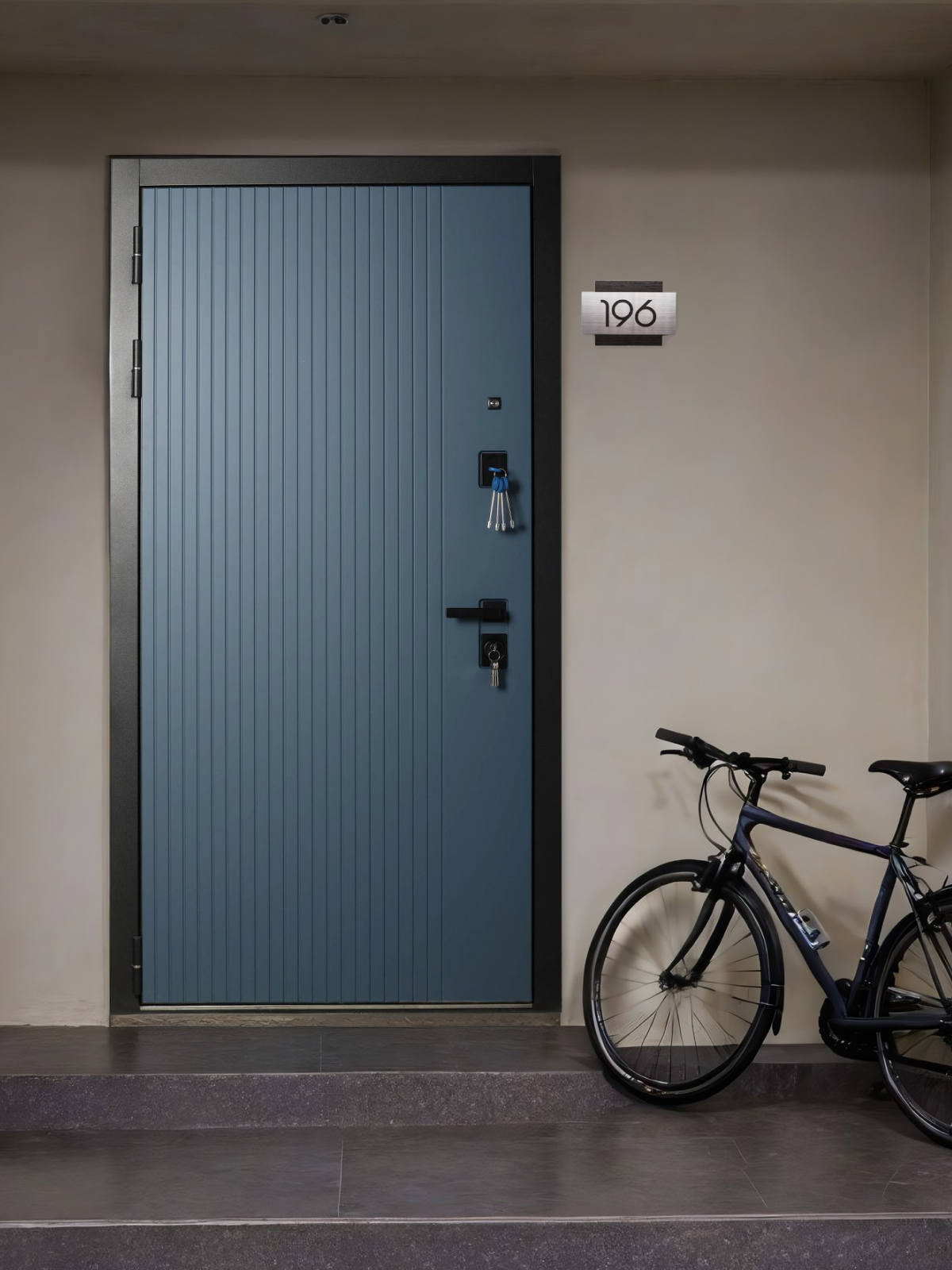 Изображение товара KVARTA CM: входная дверь 2050х880 желанная синяя, 3 контура уплотнения