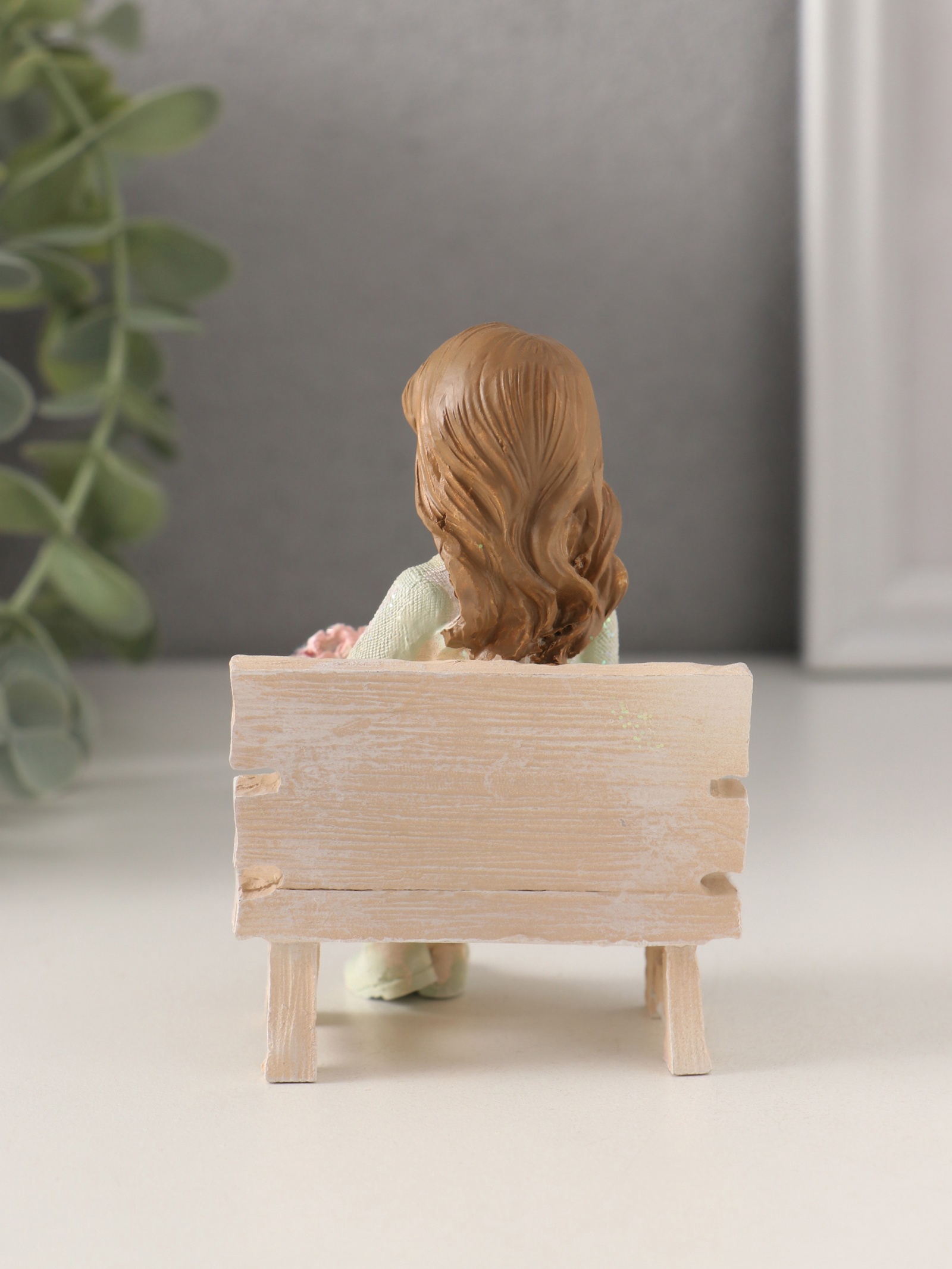 Изображение товара [Сувенир] СИМА-ЛЕНД Девочка с букетом на скамеечке Розово-зелёный 65х55х9 см