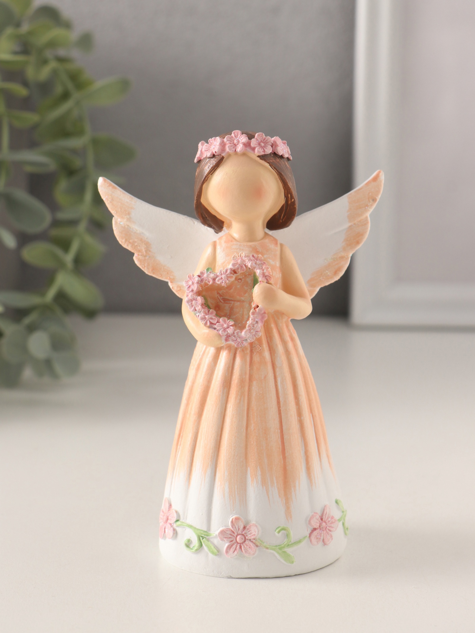 Изображение товара Сувенир полистоун Девушка-ангел в персиковом платье с венком-сердце 8х45х12 см 10583315