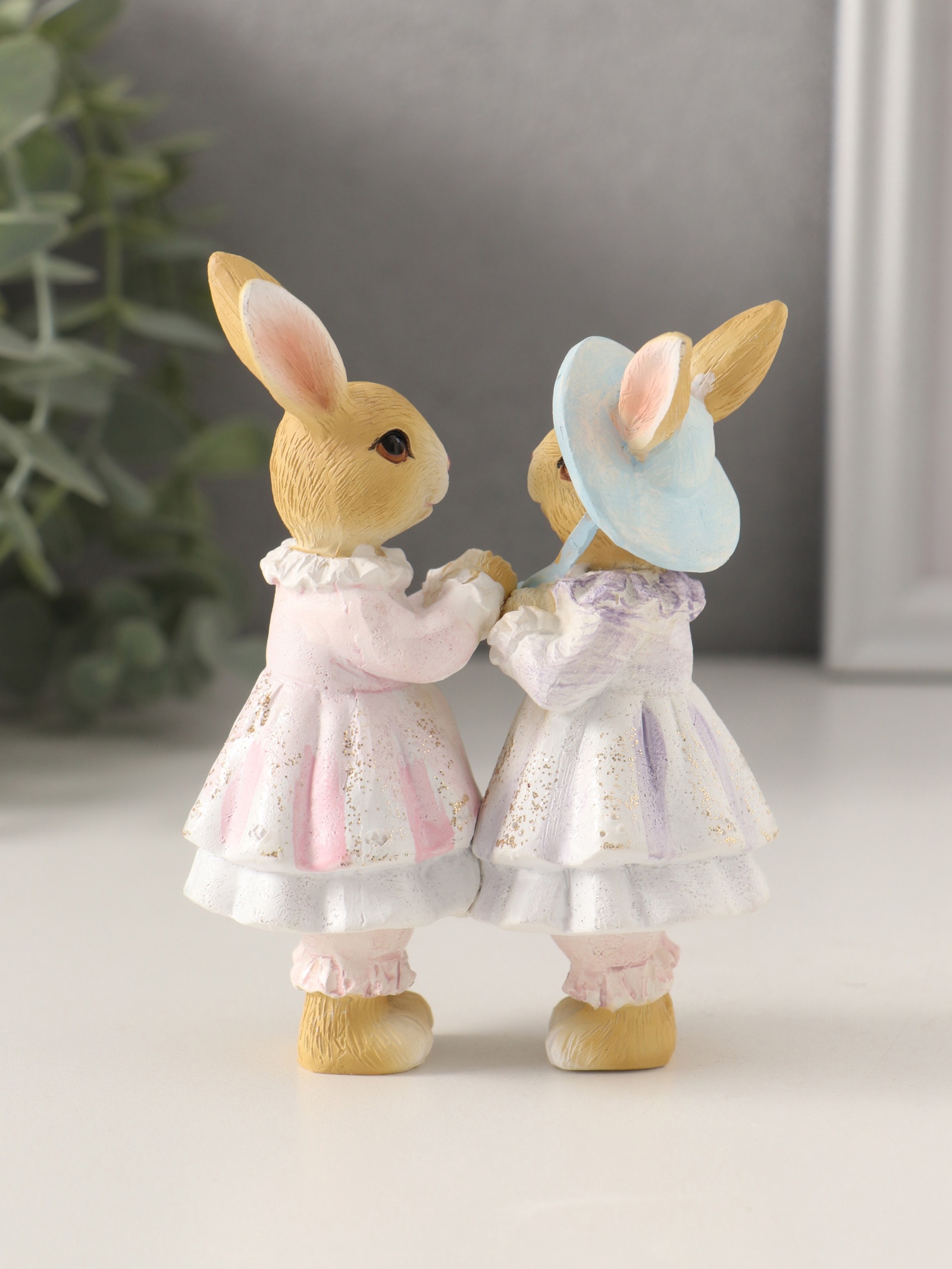 Изображение товара Сувенир полистоун Зайки-сестрицы сиренево-розовый 85х45х115 см 10740288