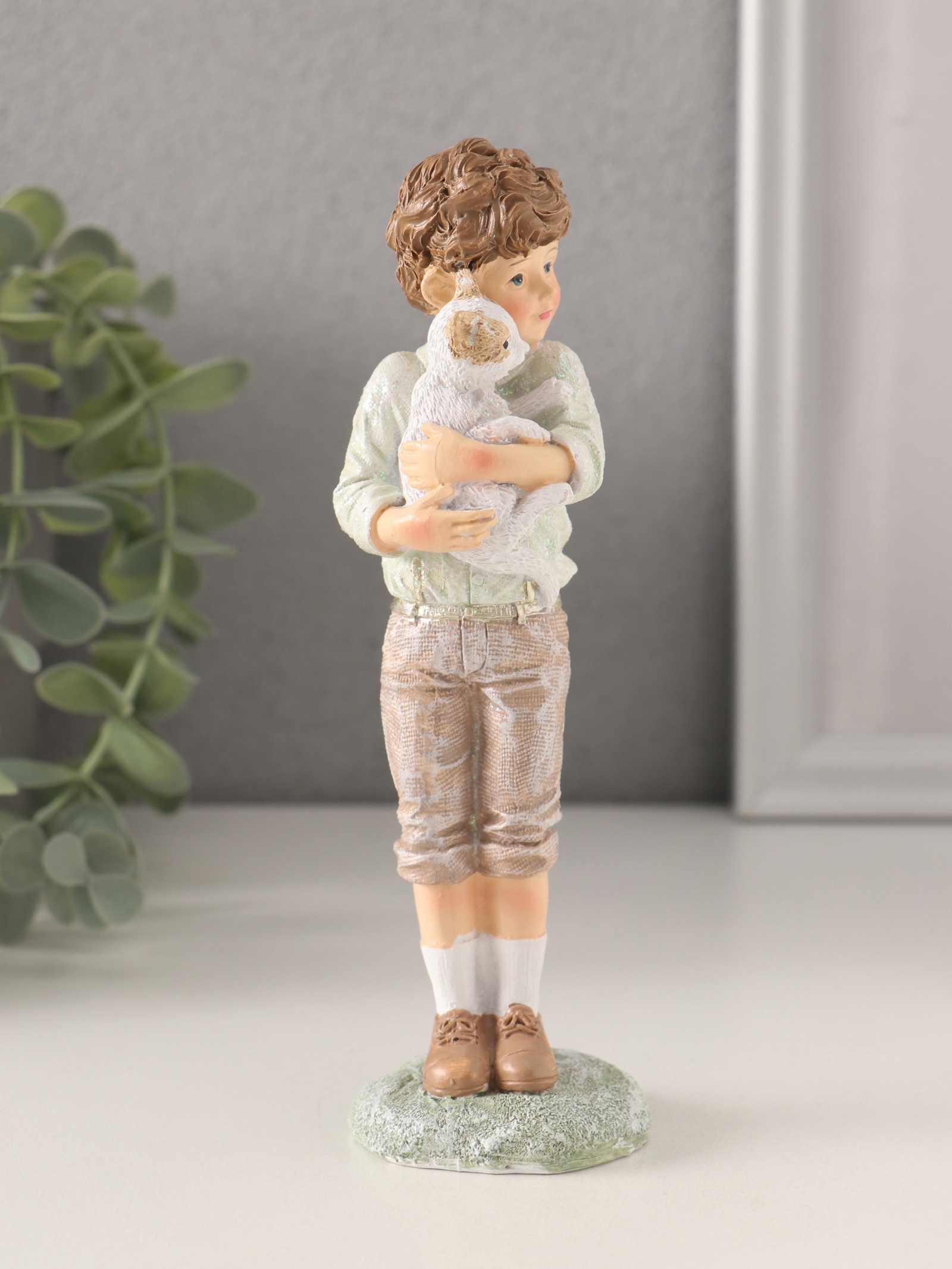 Изображение товара Сувенир полистоун Мальчишка с котёнком розово-зелёный 5х45х16 см 10583175