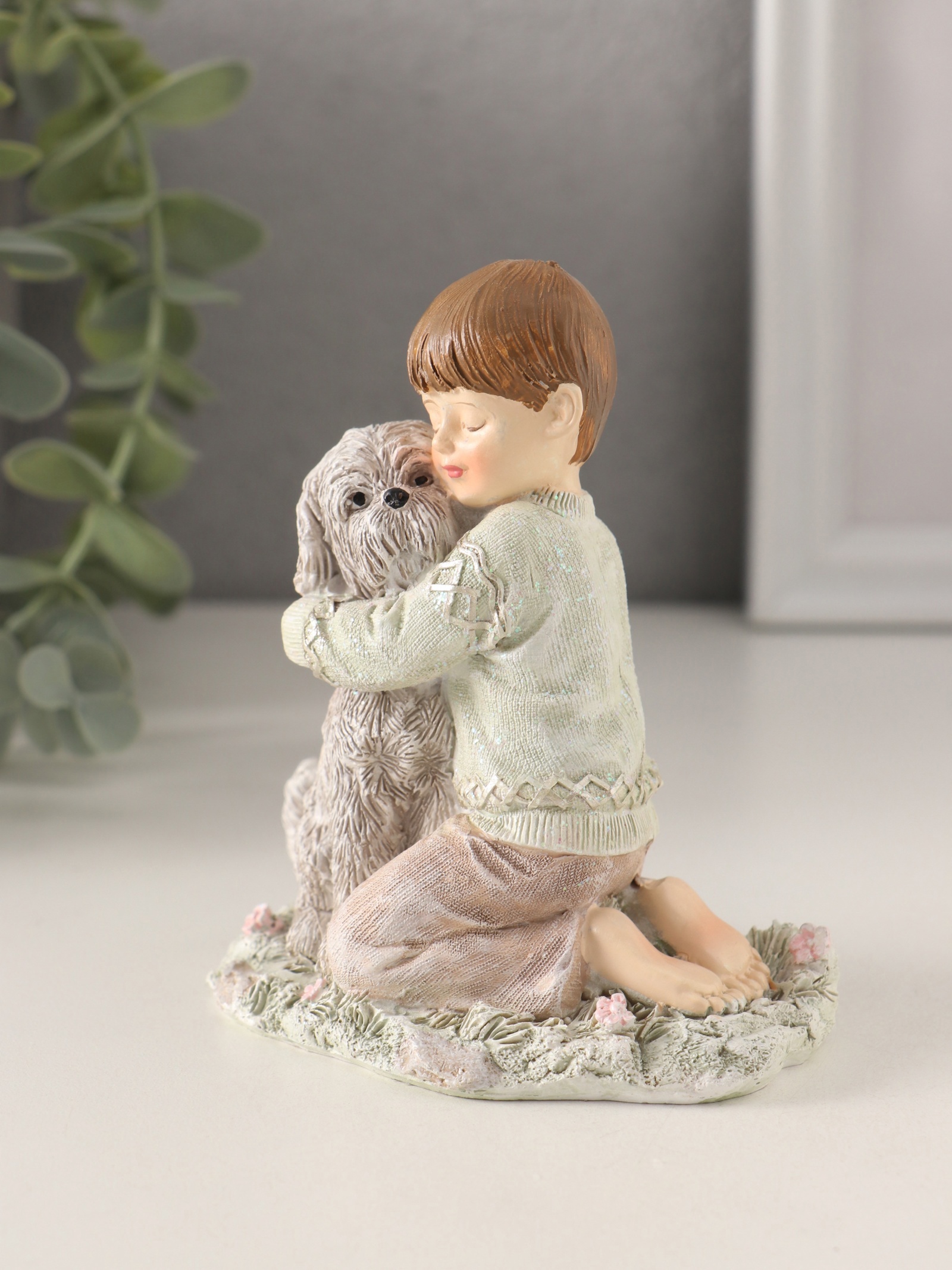 Изображение товара Сувенир полистоун Мальчишка с собакой - объятия 9х6х10 см 10583181