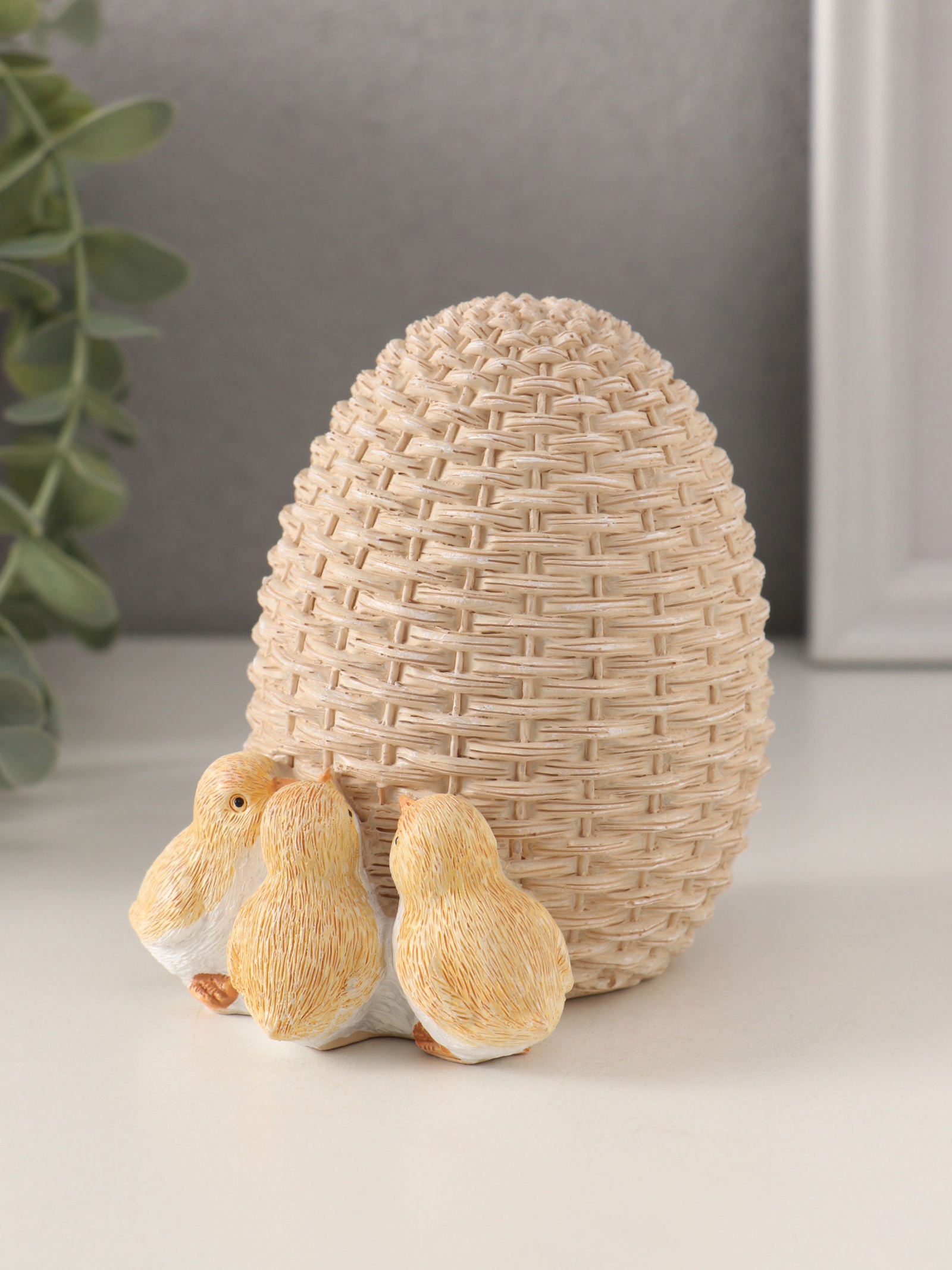 Изображение товара Сувенир Цыплята у плетённого яичка 10x8x10 см