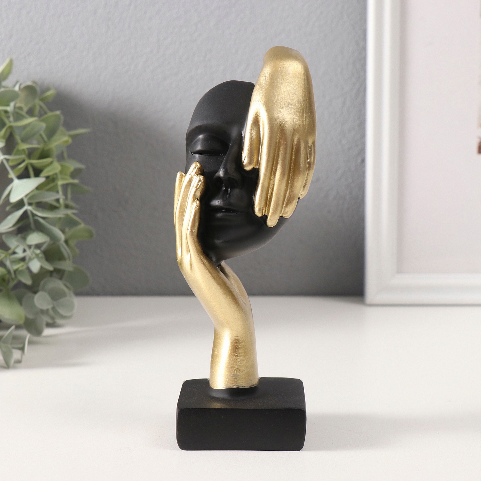 Изображение товара Сувенир полистоун бюст Маска с золотой рукой чёрный МИКС 46х51х175 см 10686533