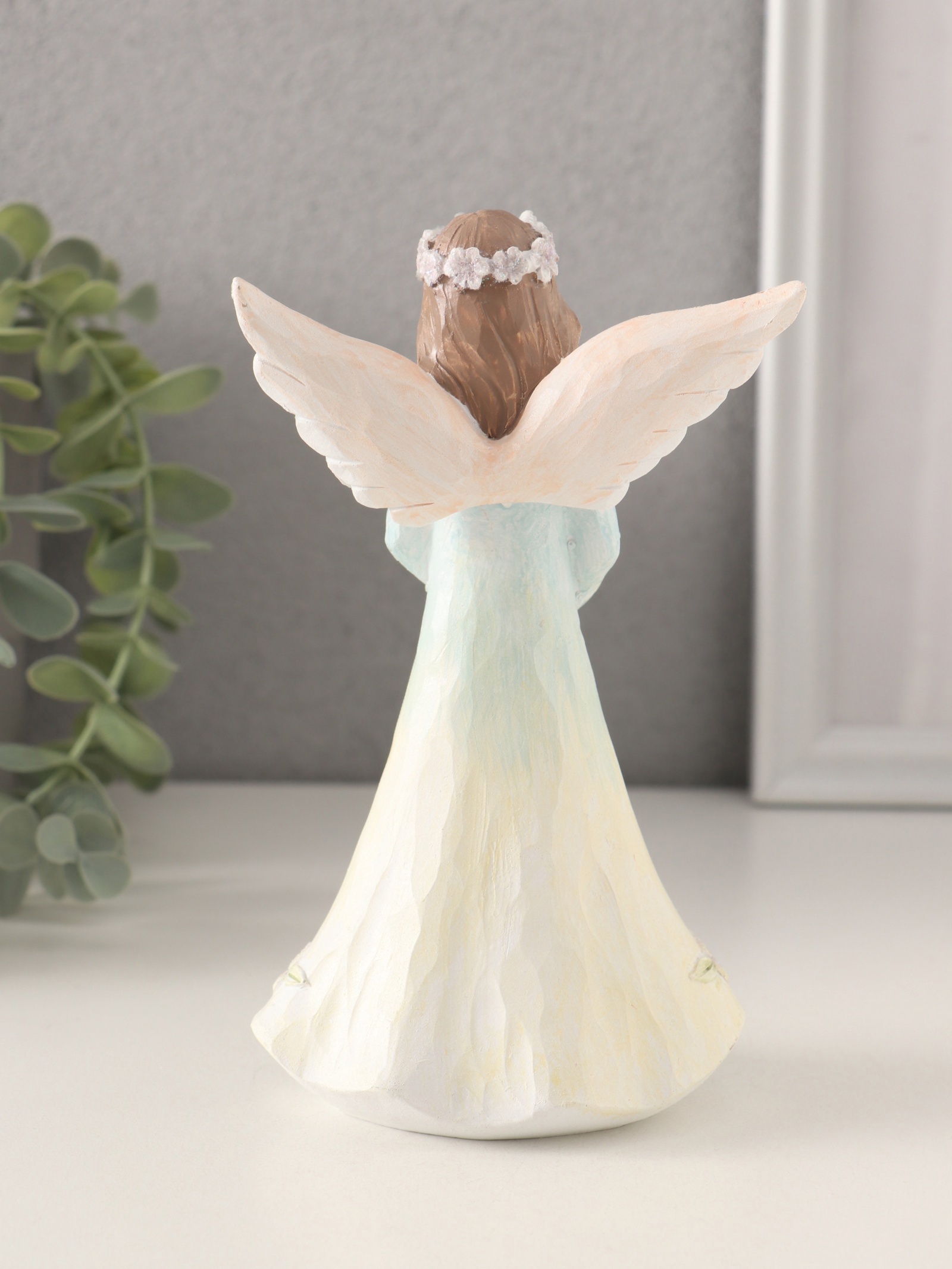 Изображение товара Сувенир полистоун Девушка-ангел в нежно-голубом платье руки-сердце 95х65х16 см 10583311