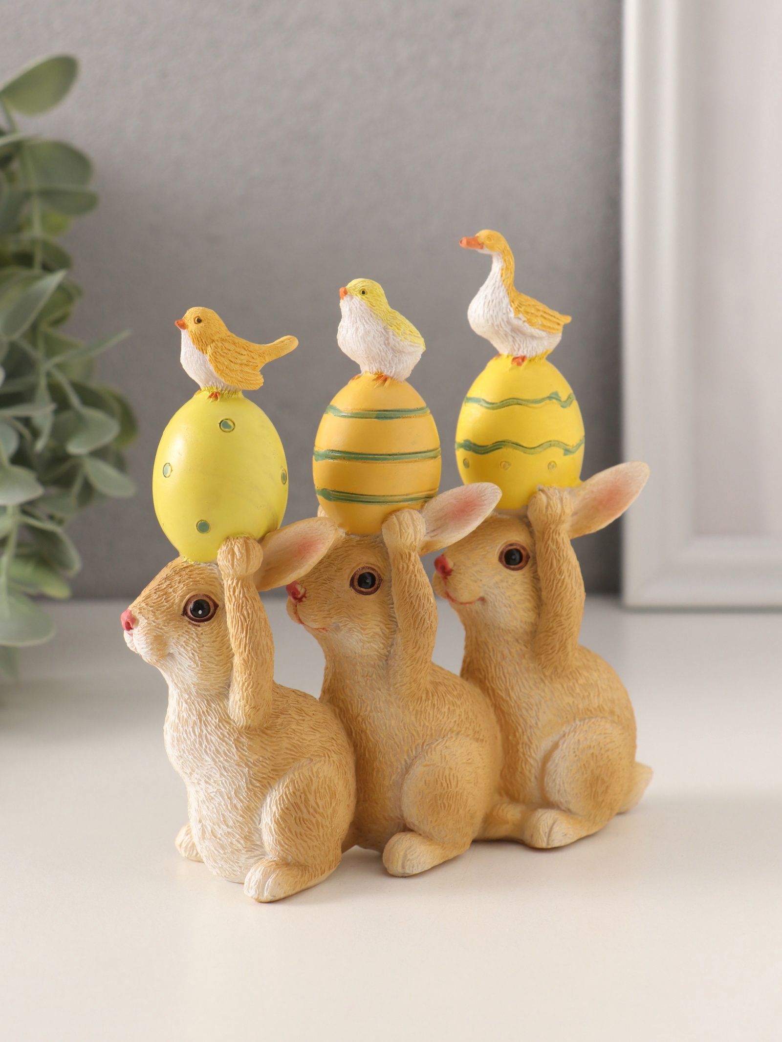 Изображение товара Сувенир полистоун Зайчики с пасхальными яичками и птичками 12х45х125 см 10583285