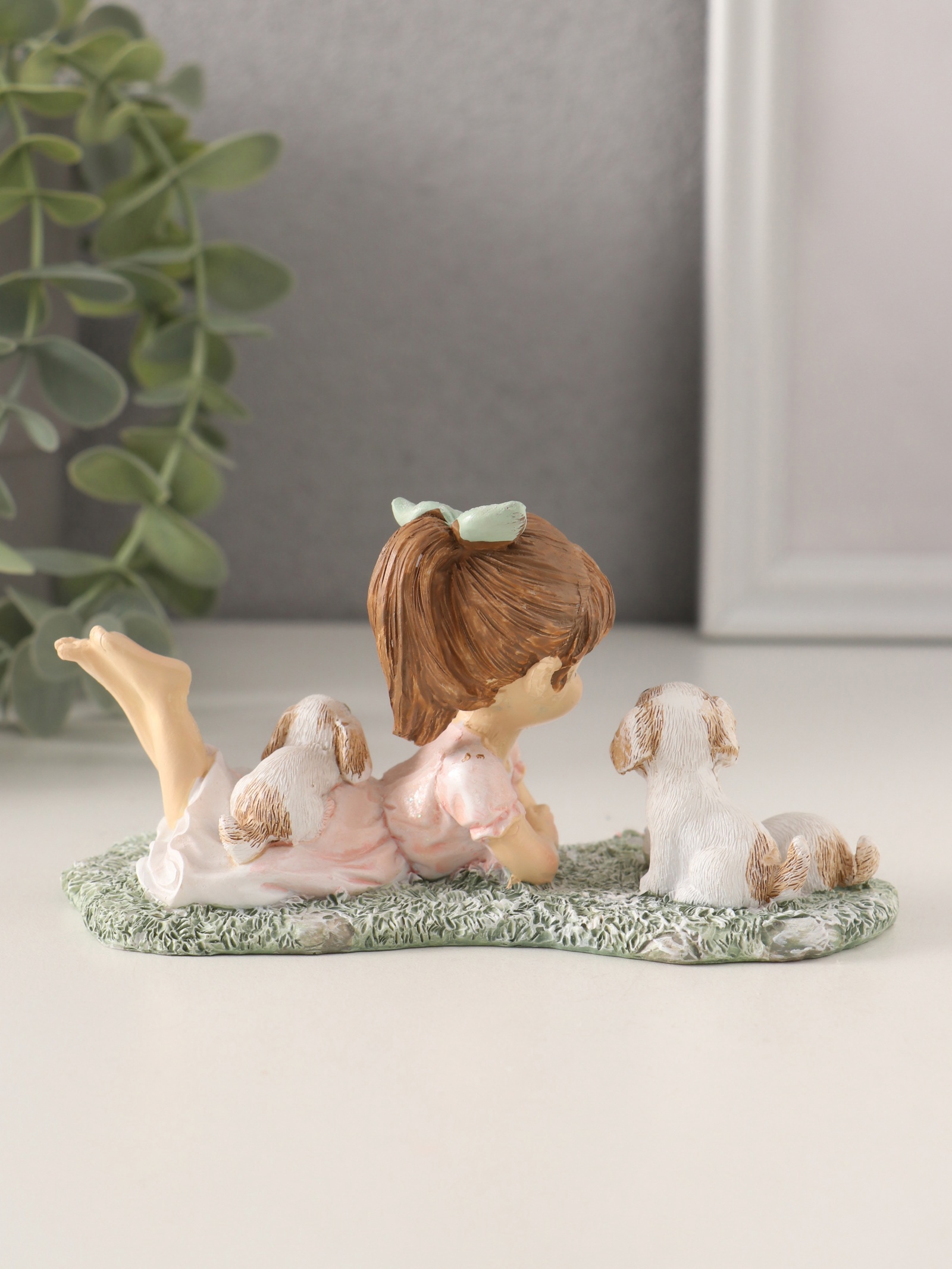 Изображение товара Сувенир полистоун Малышка в розовом платье на лужайке с щенятами 13х6х7 см 10583153