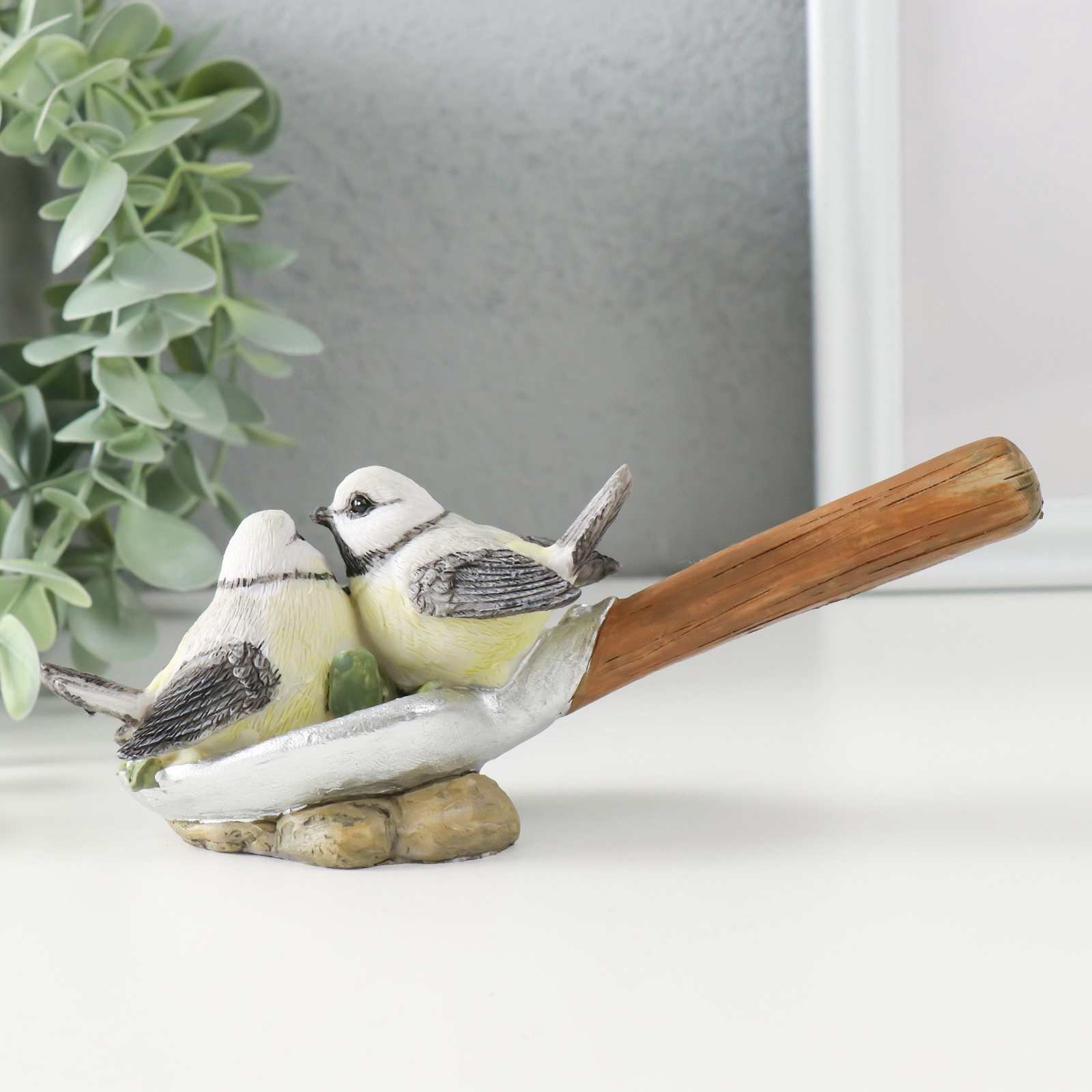 Изображение товара Декоративная фигура СИМА-ЛЕНД Синички на лопате с цветами