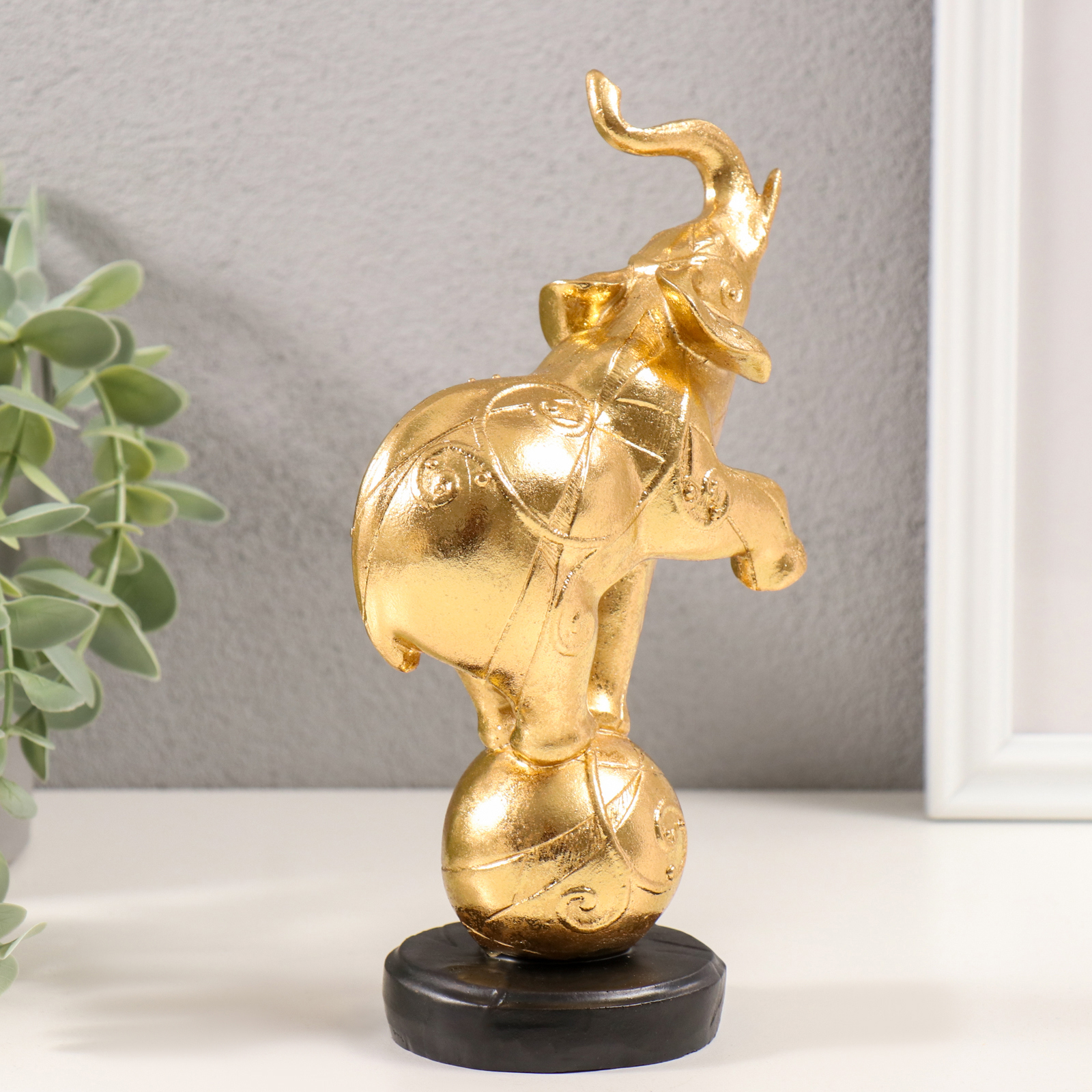 Изображение товара Сувенир полистоун Слон на шаре с узорами золото 10х55х185 см 10203897