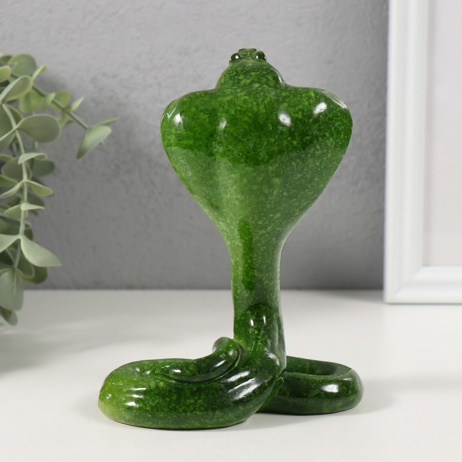 Изображение товара Сувенир полистоун лак Шипящая кобра 118х65х15 см 10326577