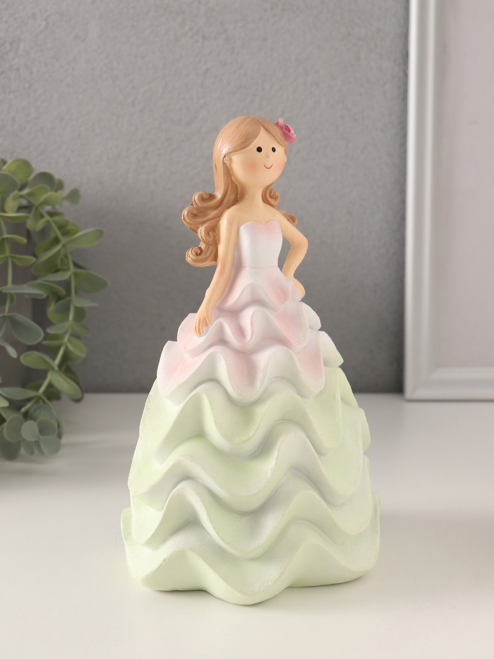 Изображение товара Сувенир полистоун Девочка-зефирка розово-зелёный 115х105х185 см 10583318