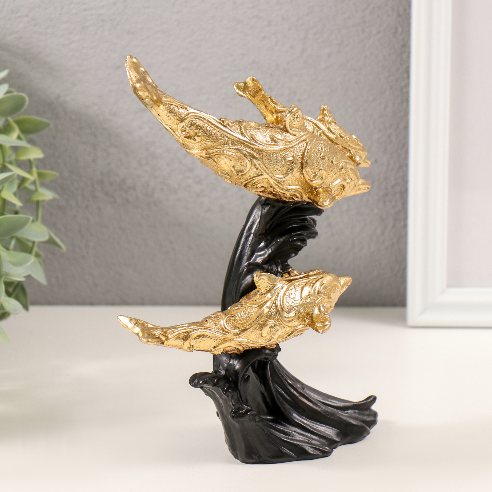 Изображение товара Сувенир полистоун Три дельфина на волне с узорами золото 14х7х175 см 10203924