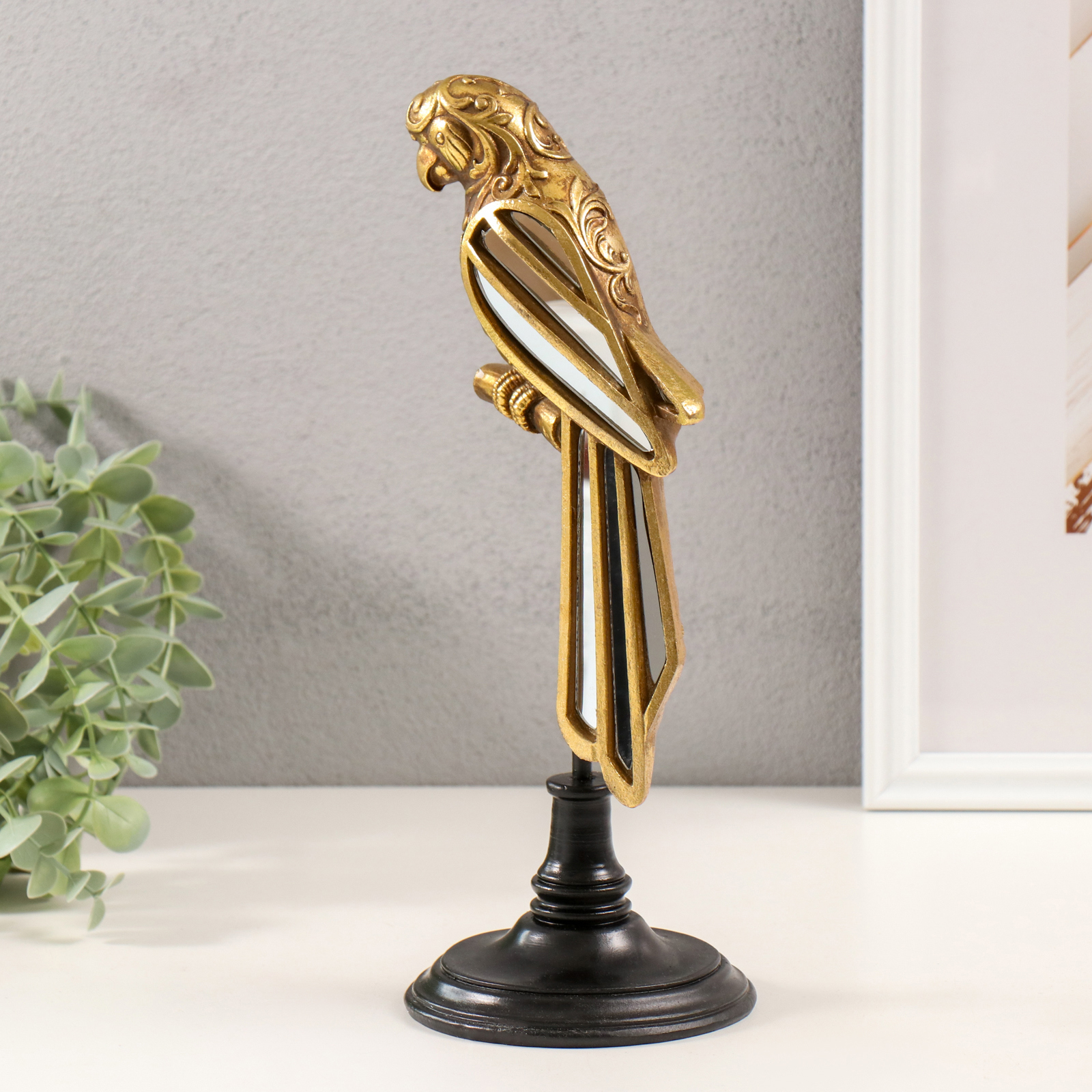 Изображение товара Сувенир Попугай Ара на жёрдочке, полистоун, зеркало, золото