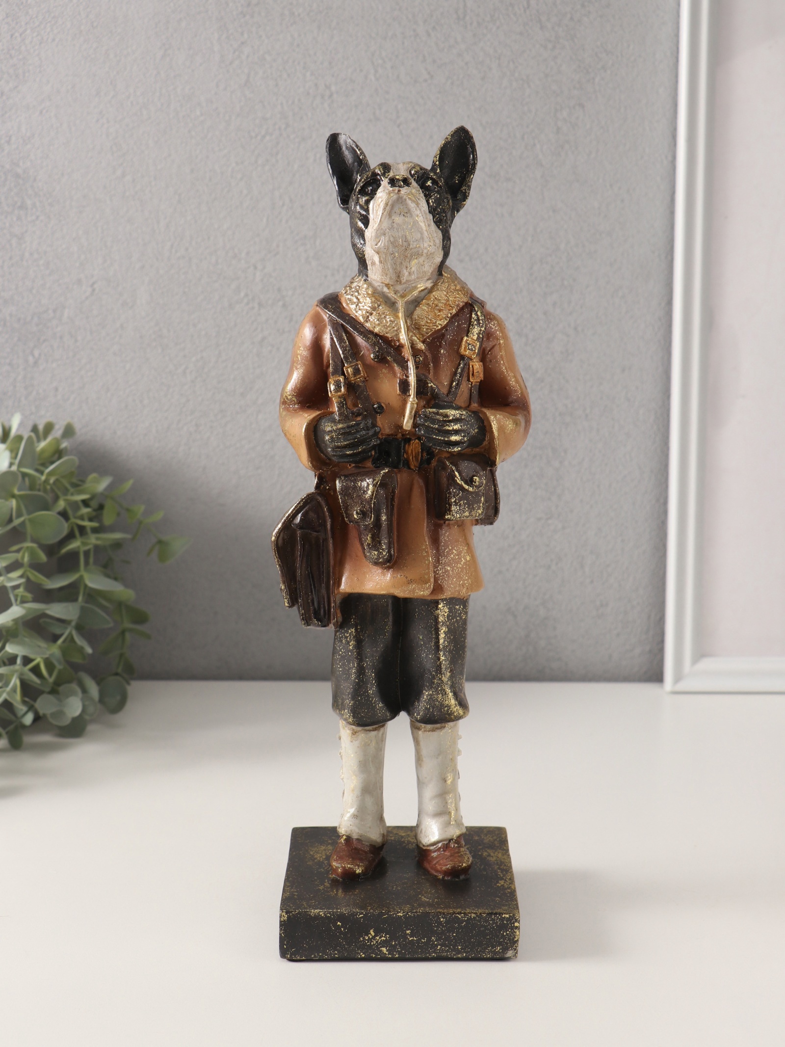 Изображение товара Сувенир полистоун Бульдог-охотник в тулупе 8х95х315 см 10326626