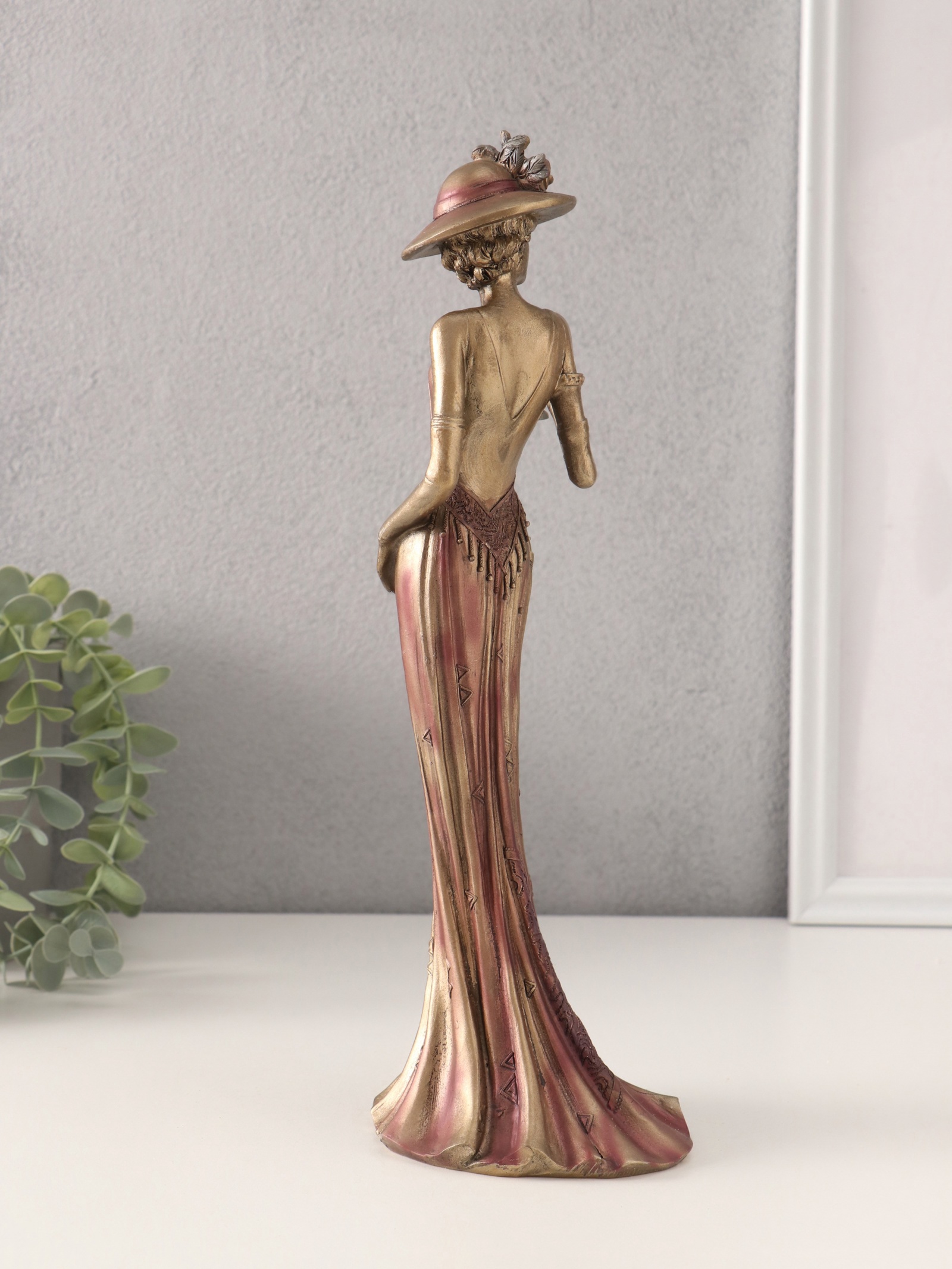 Изображение товара Декоративная фигура СИМА-ЛЕНД 10583109 Девушка 12,5×9,5×31,5 см