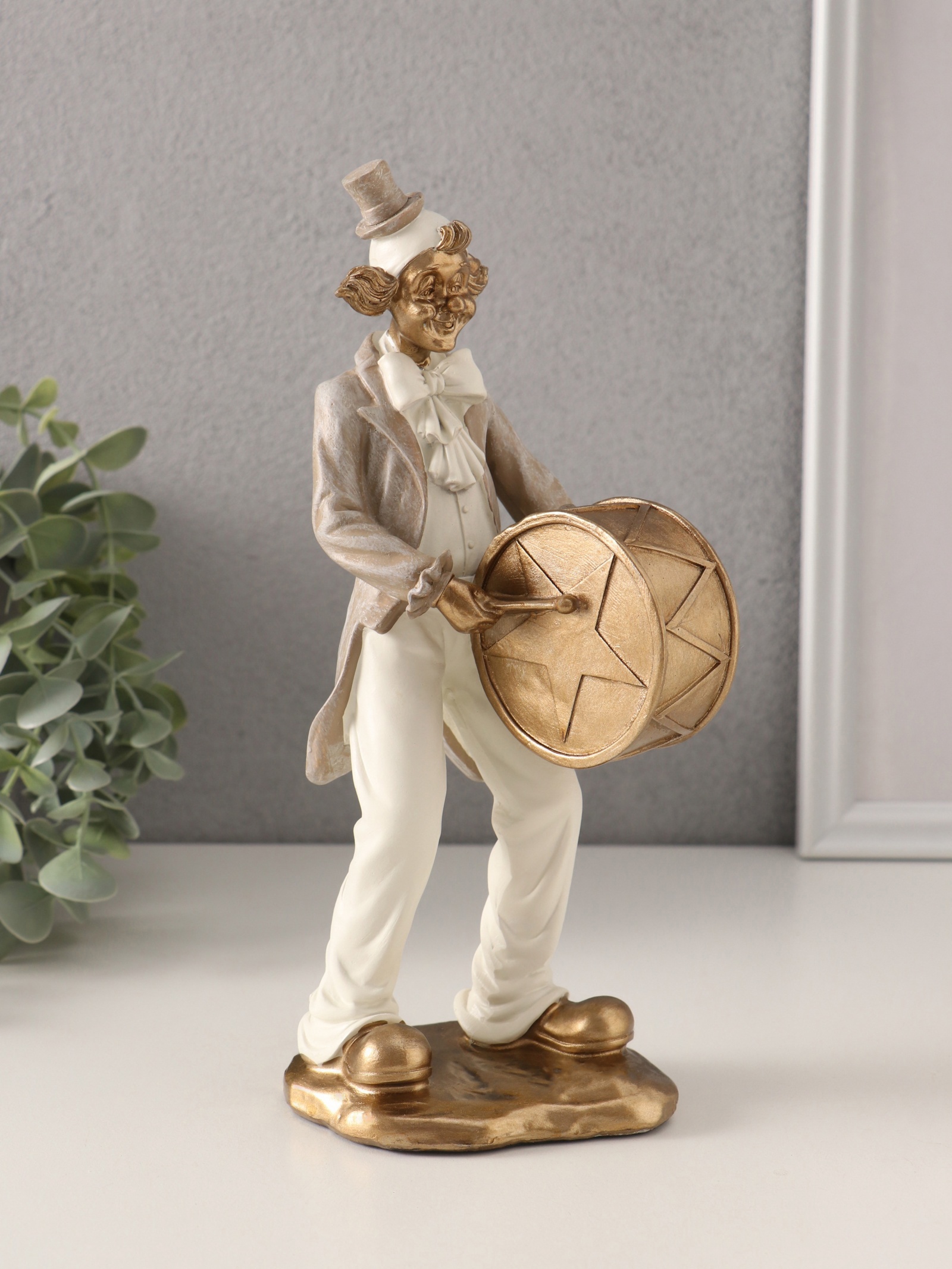 Изображение товара Сувенир полистоун Клоун с барабаном бело-бежевый 10х6х235 см 10583258