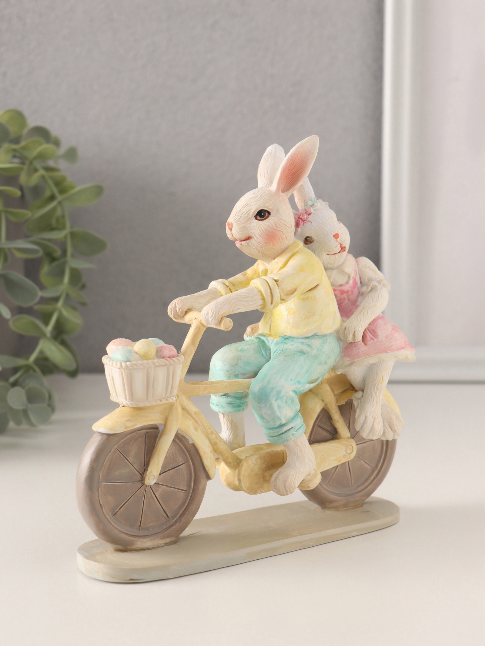 Изображение товара Сувенир полистоун Кролики - прогулка на велосипеде 145х5х15 см 10583205