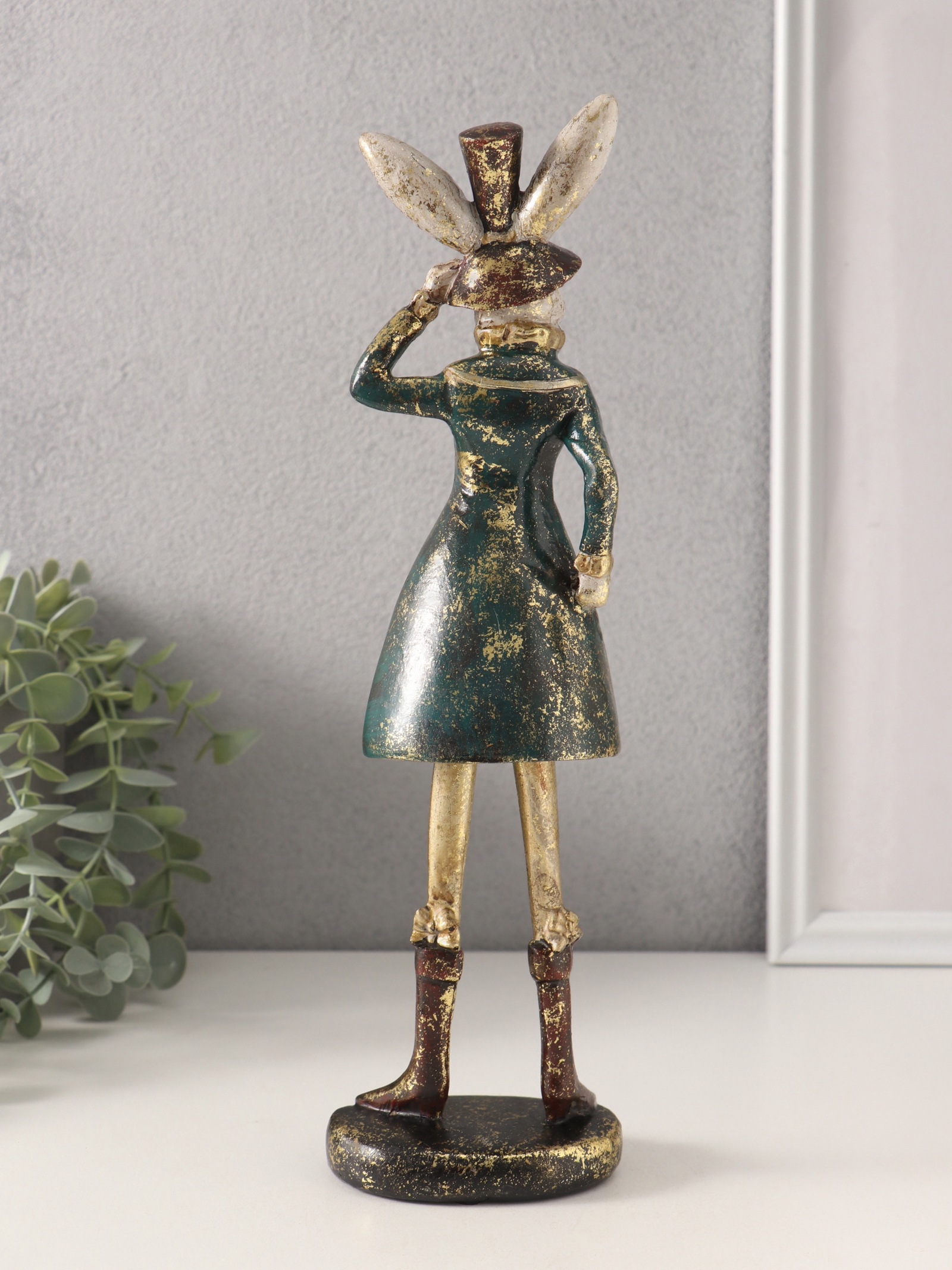 Изображение товара Мистер зайчик в шляпе 9x8x30 см — декоративная фигура, полистоун