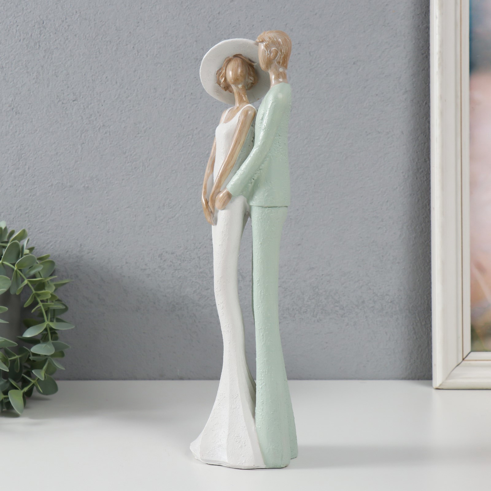 Изображение товара Сувенир полистоун Пара влюблённых зелёный с цветом дерева 8х65х315 см 10860021