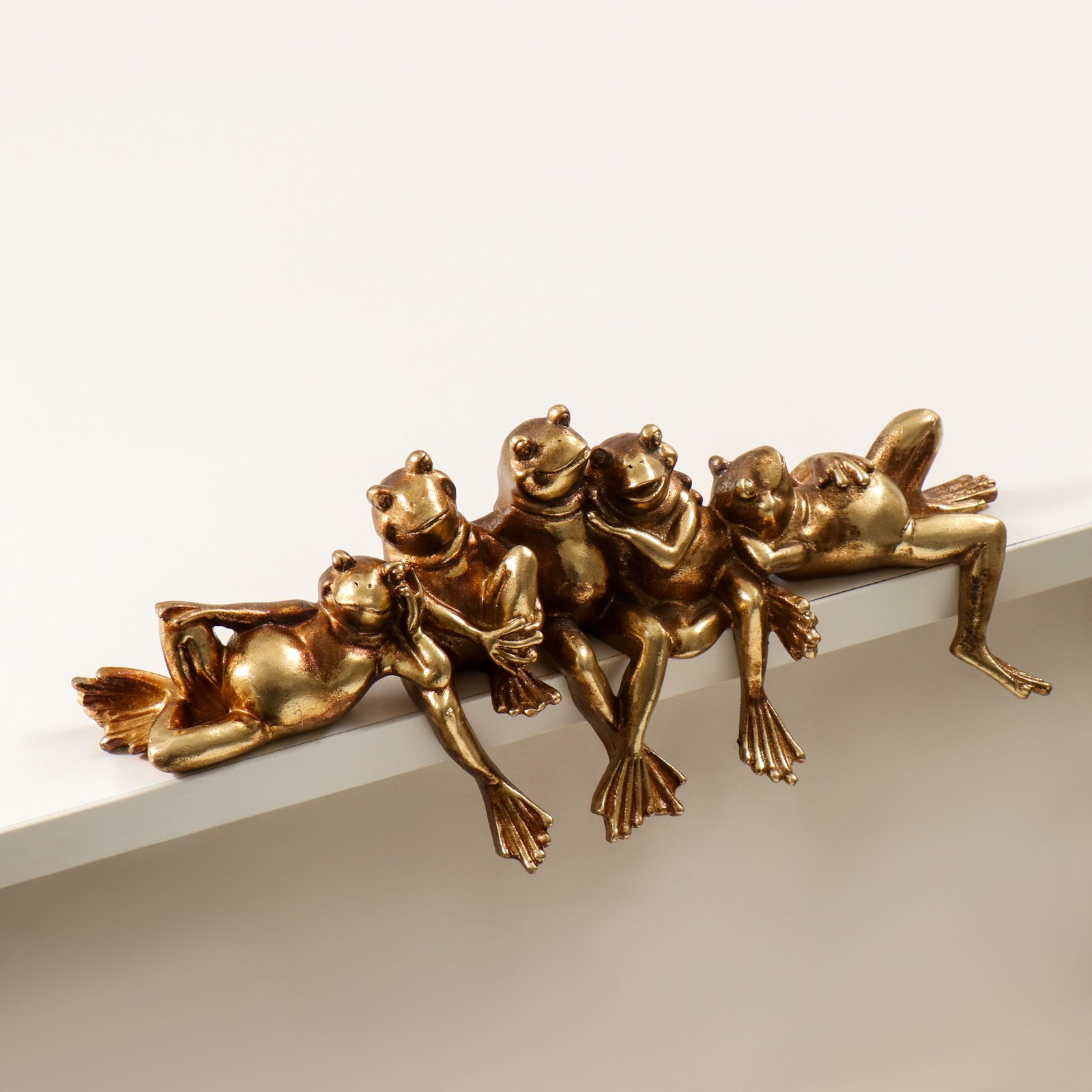 Изображение товара Симаший сувенир Пять лягушек на отдыхе, бронза, полистоун