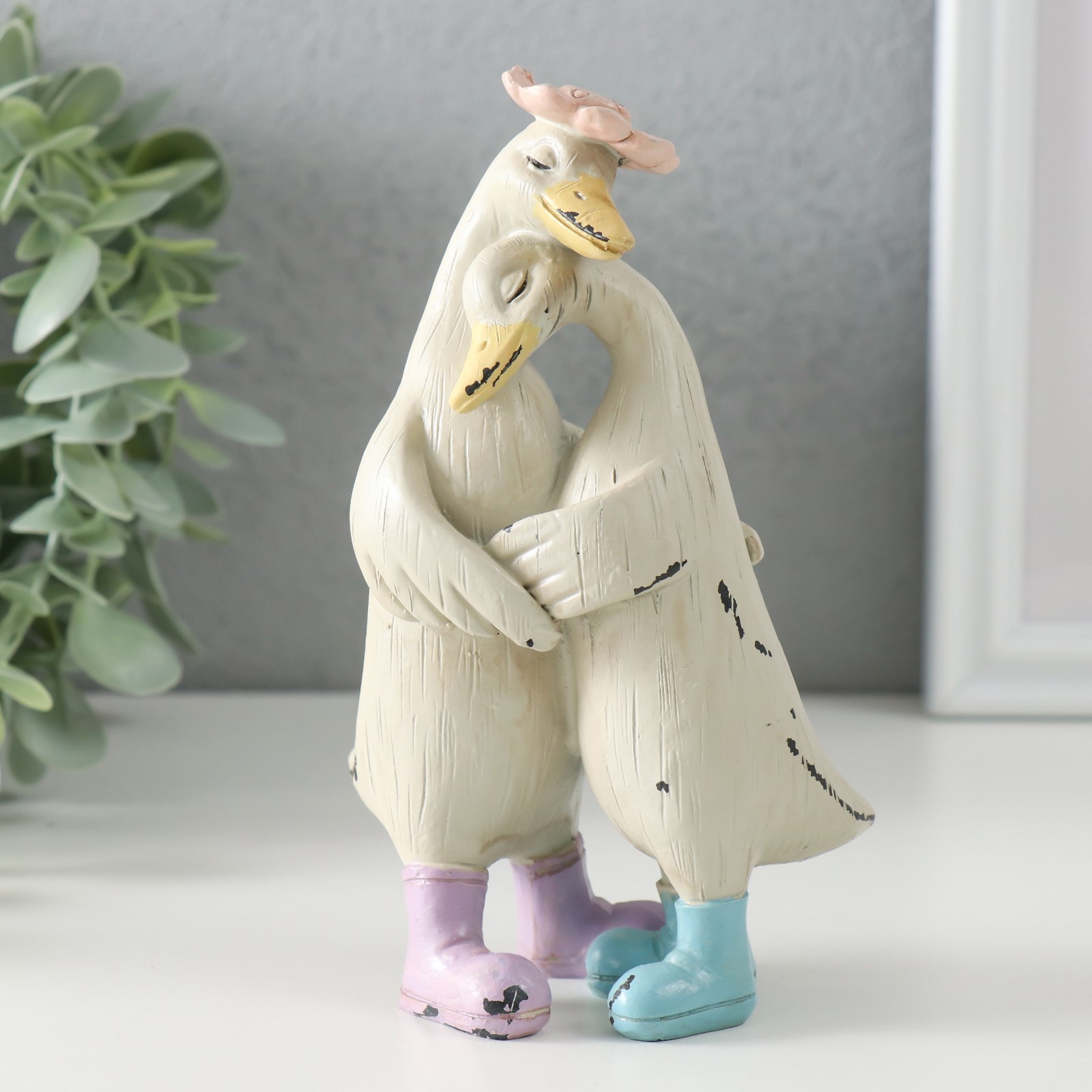 Изображение товара Сувенир полистоун Гуси - объятия нежность 9х55х145 см 9759348