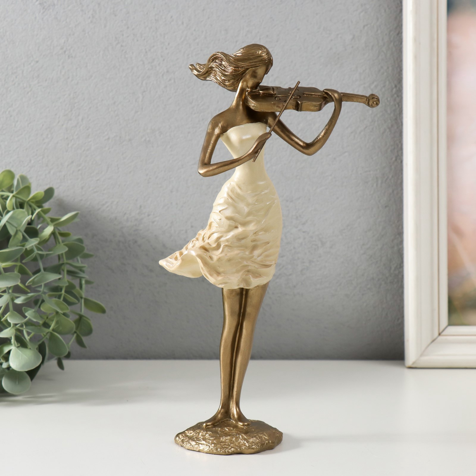 Изображение товара Сувенир полистоун Скрипачка песочная с бронзой 13х95х25 см 9759390