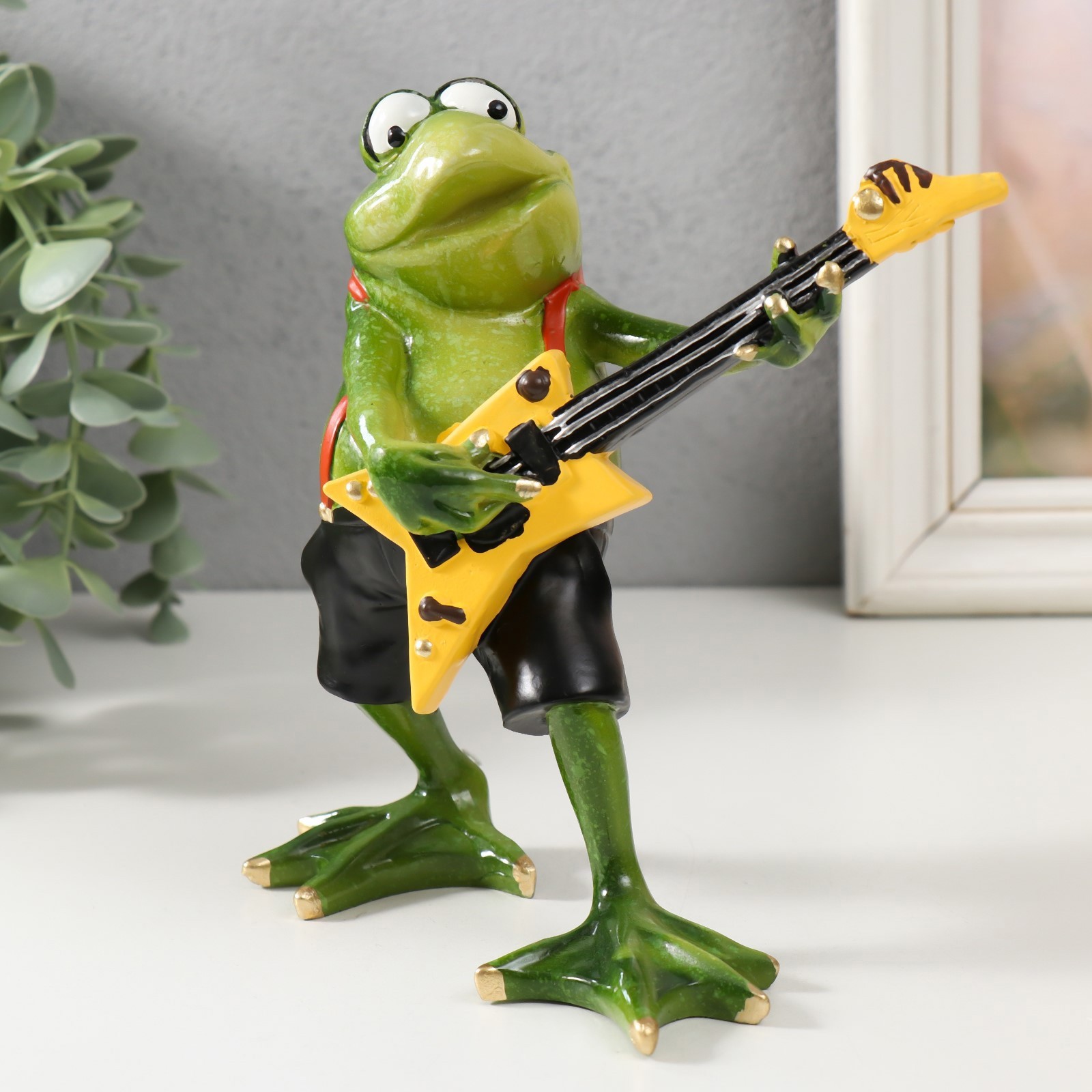 Изображение товара Лягуха с электрогитарой — декоративная фигура из полистоуна