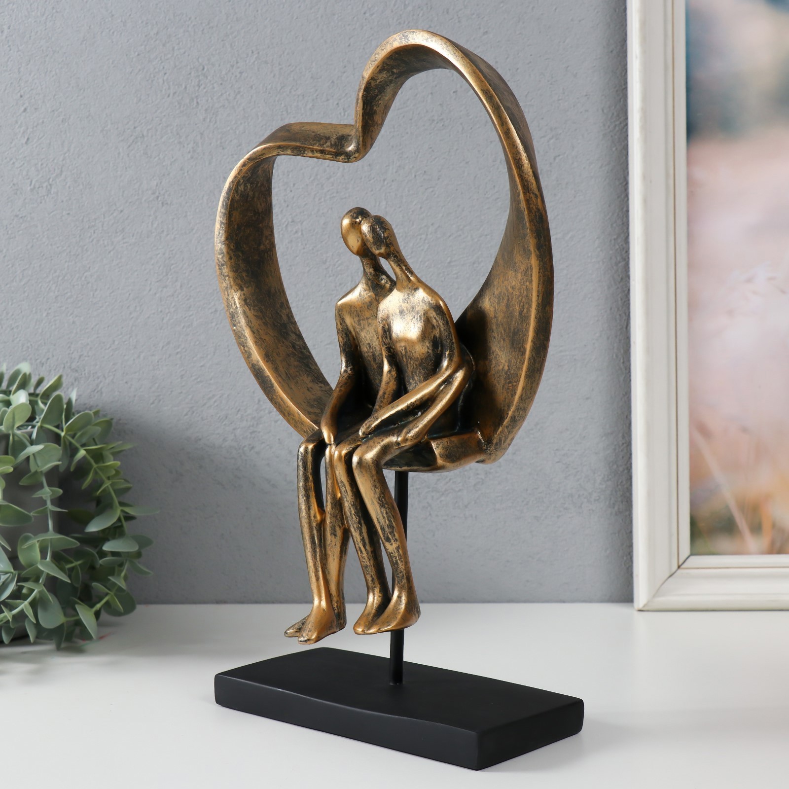 Изображение товара Сувенир полистоун Двое в сердечке под металл 194х104х315 см 9679987