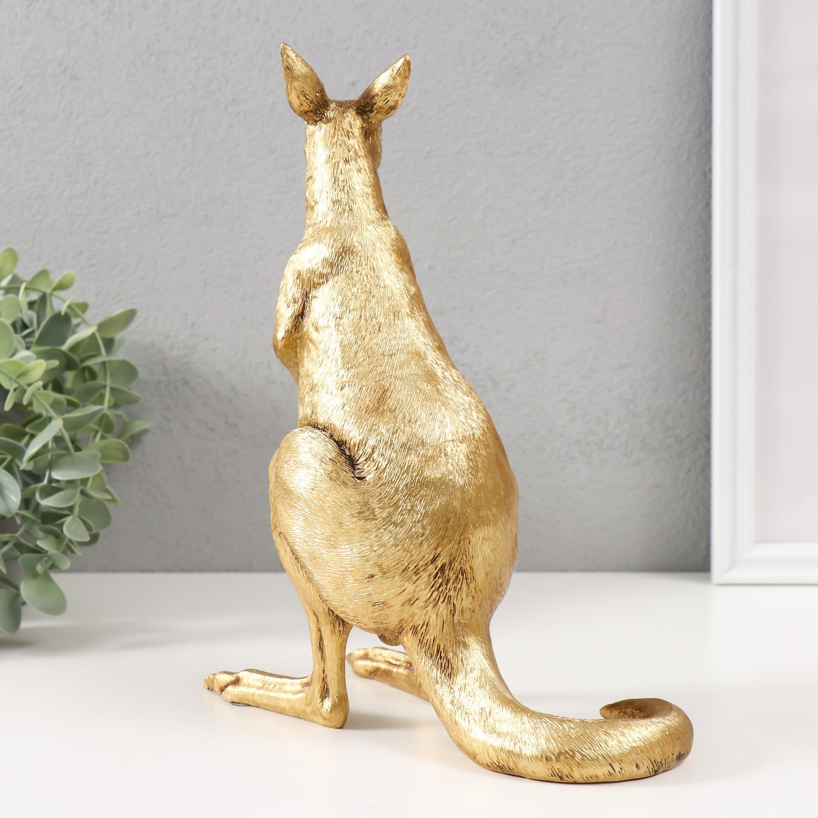 Изображение товара Золотой кенгуру из полистоуна, 19,5×19,5×24,5 см