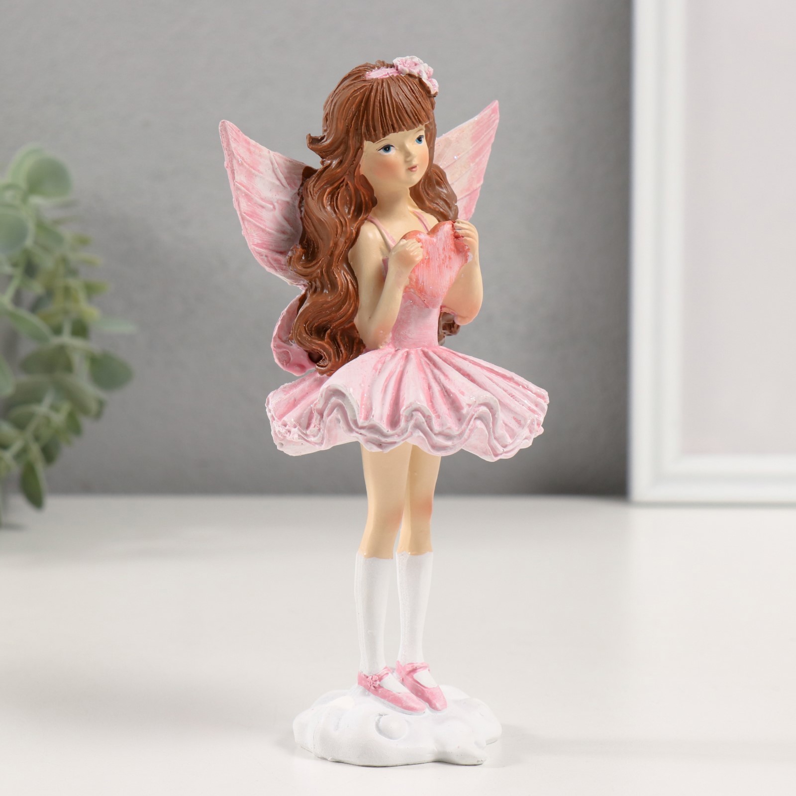 Изображение товара Девочка-ангел в розовом с сердечком — декоративная фигура, полистоун