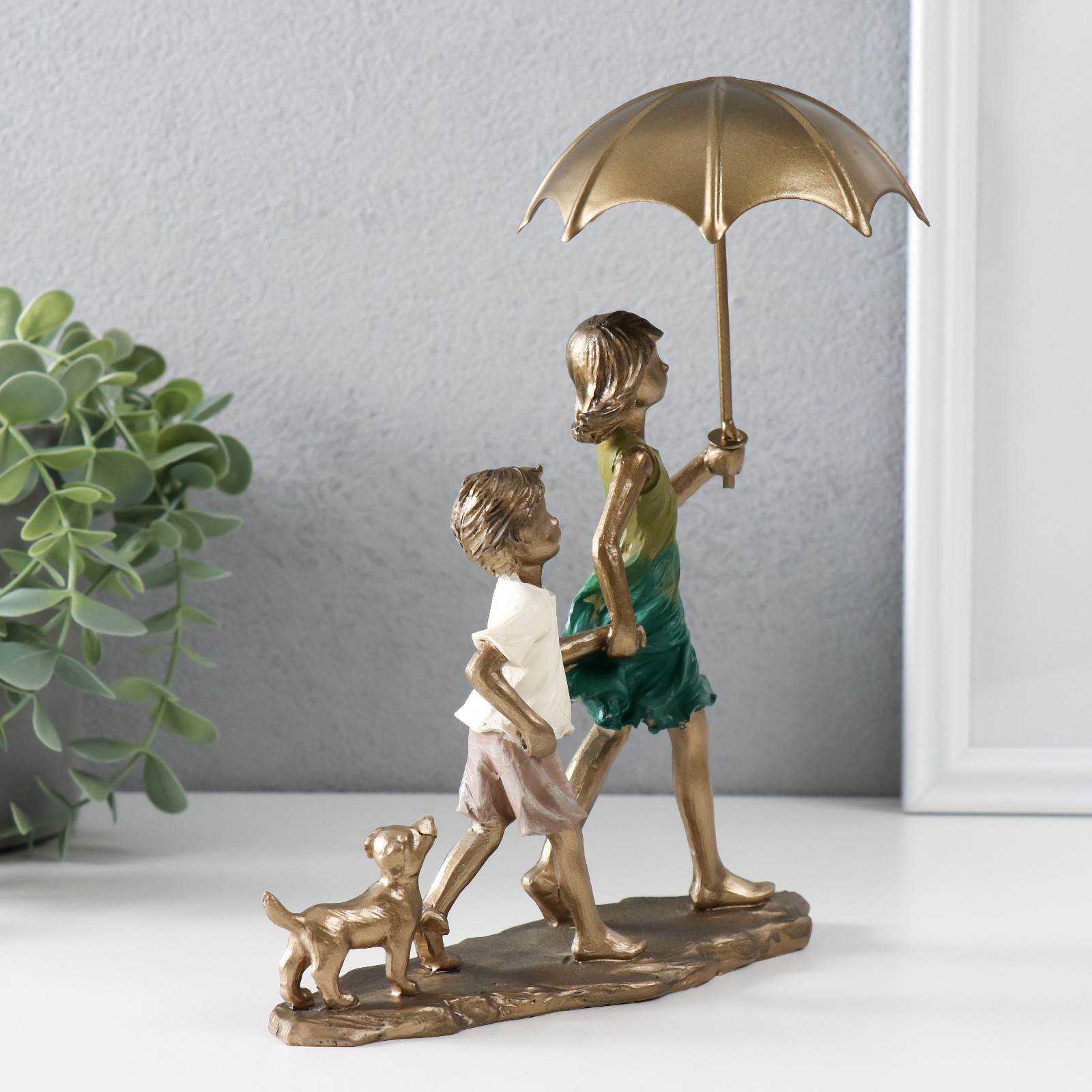 Изображение товара Сувенир полистоун Дети гуляют под зонтом с щенком бронза 18х95х215 см 9837987