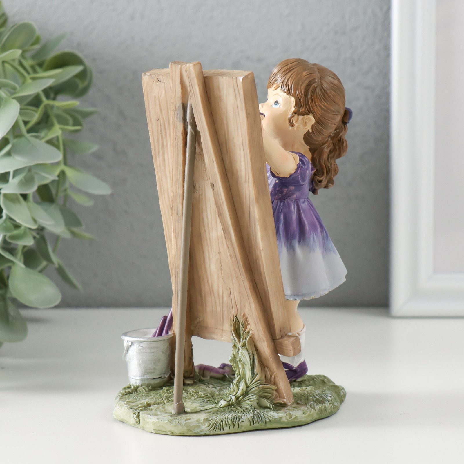 Изображение товара Сувенир полистоун Малышка в сиреневом платье рисует картину 85х7х125 см 9838008