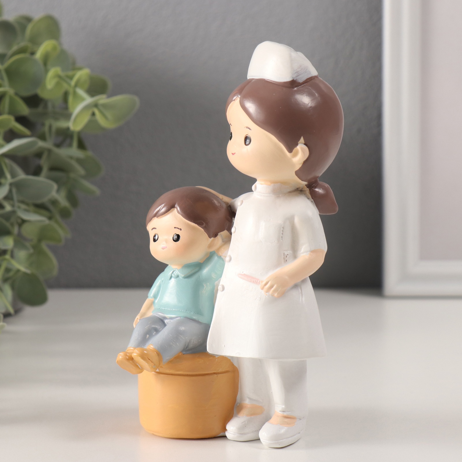 Изображение товара Сувенир полистоун Милый доктор с маленьким пациентом МИКС 5х75х15 см 10687391