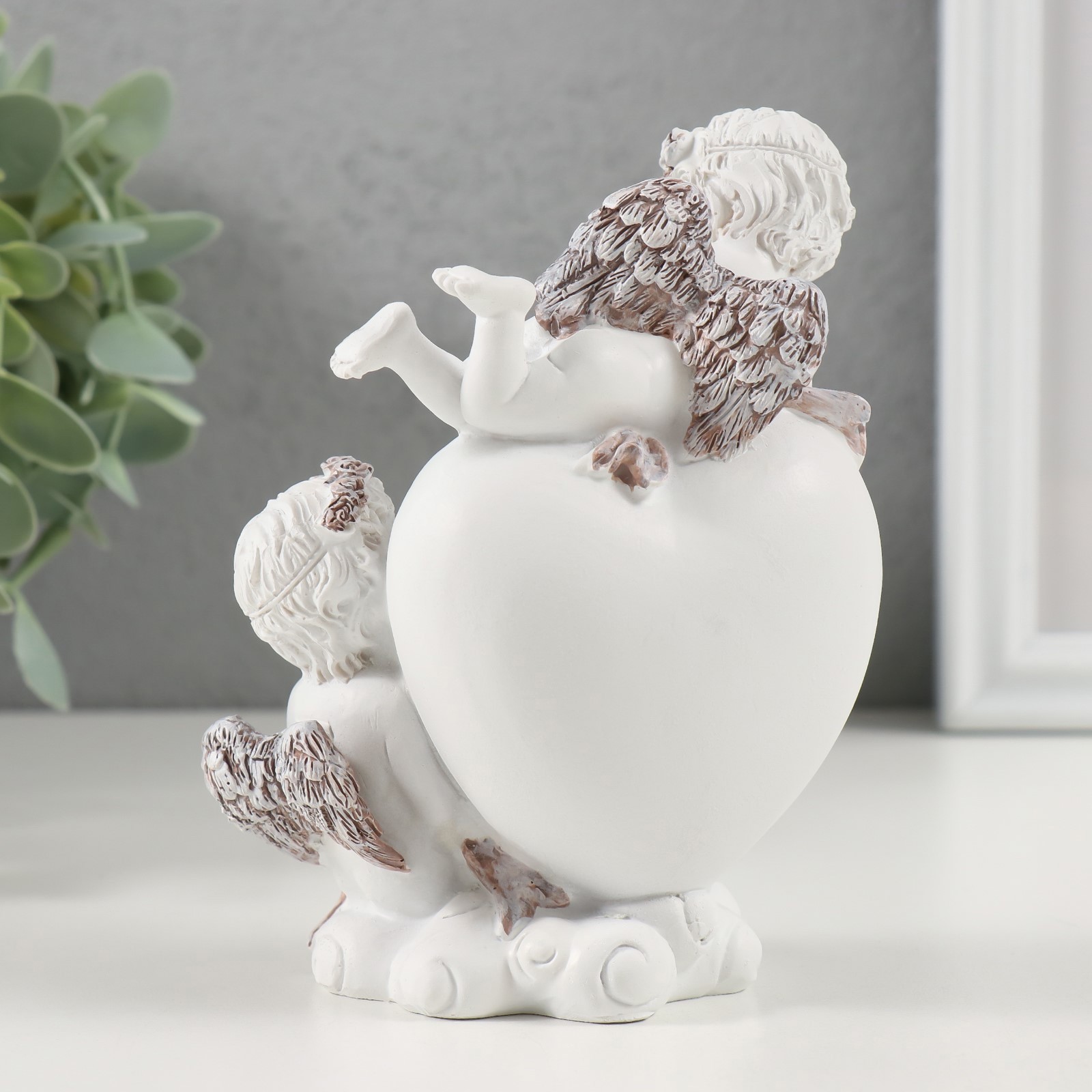 Изображение товара Декоративная фигура СИМА-ЛЕНД Пара ангелочков у сердца кофейный венок