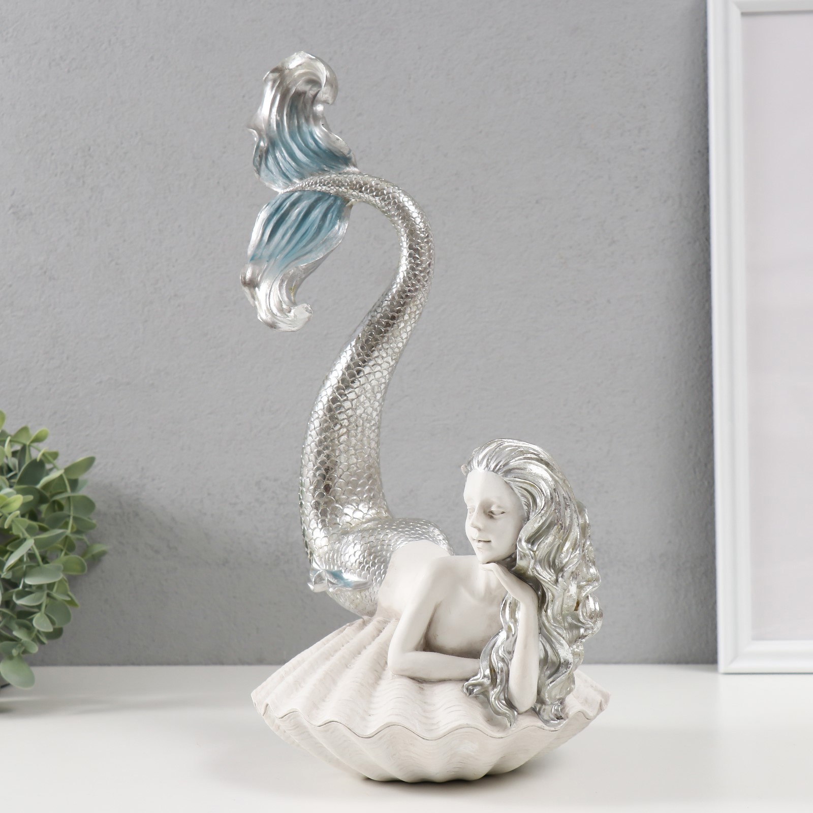 Изображение товара Сувенир полистоун Русалка на ракушке белая с серебром 23х16х359 см 9680061