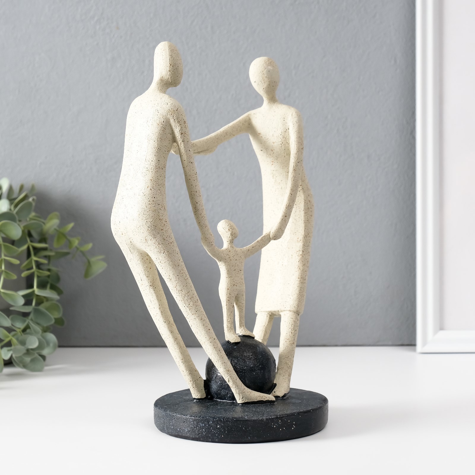 Изображение товара Сувенир полистоун Сила в единстве белый 12х175х265 см 10529924