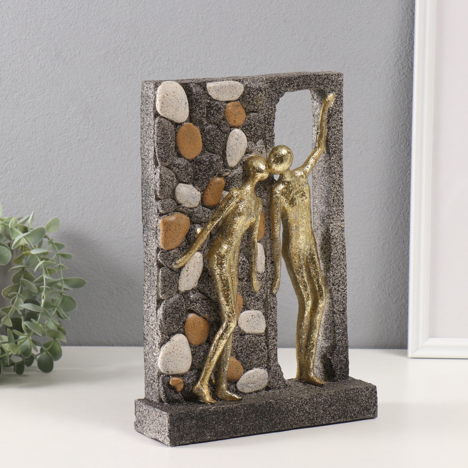 Изображение товара Сувенир полистоун «Тайное свидание у каменной стены»