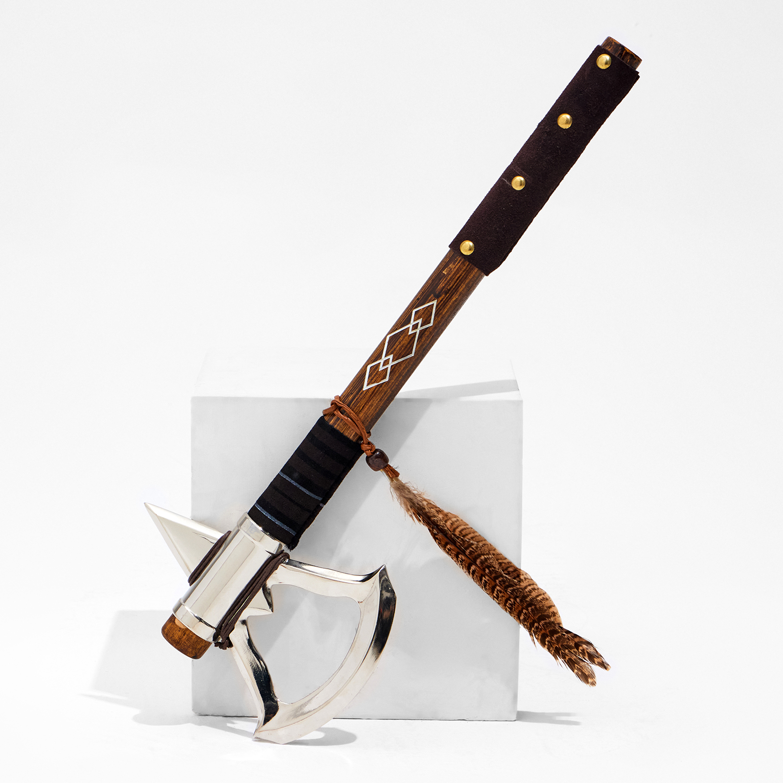 Изображение товара Топорик сувенирный Апачи 47×18 см — декоративная фигура