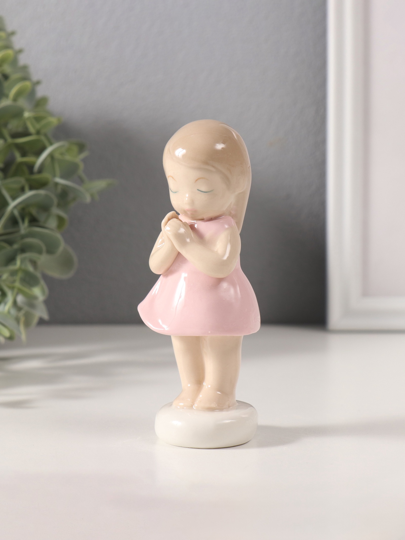 Изображение товара Сувенир керамика Малышка скромница в розовом платьице 4х5х12 см 10495294
