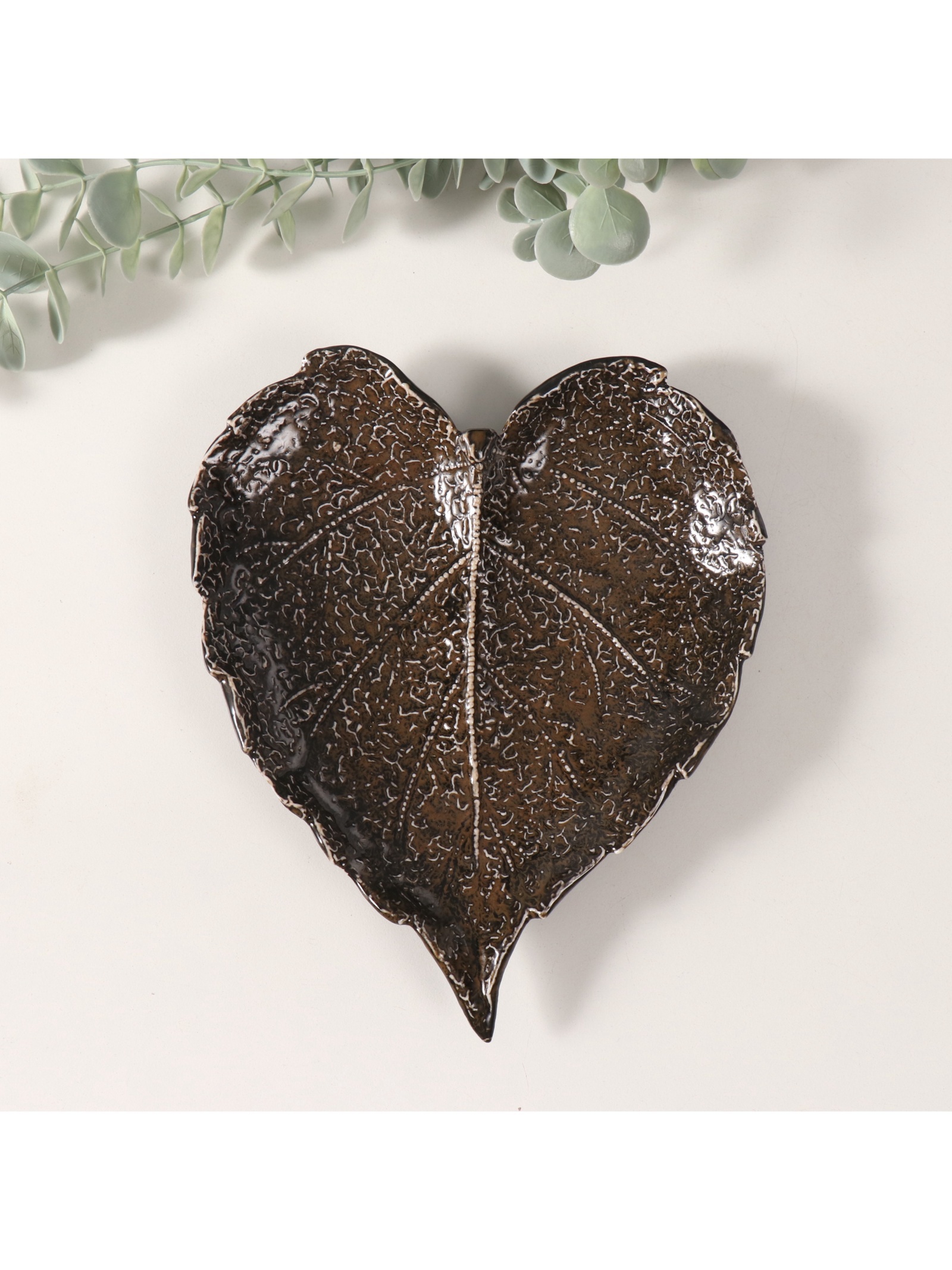 Изображение товара Сувенир керамика подставка Лист с прожилками коричневый глянец 16х195х25 см 10686735