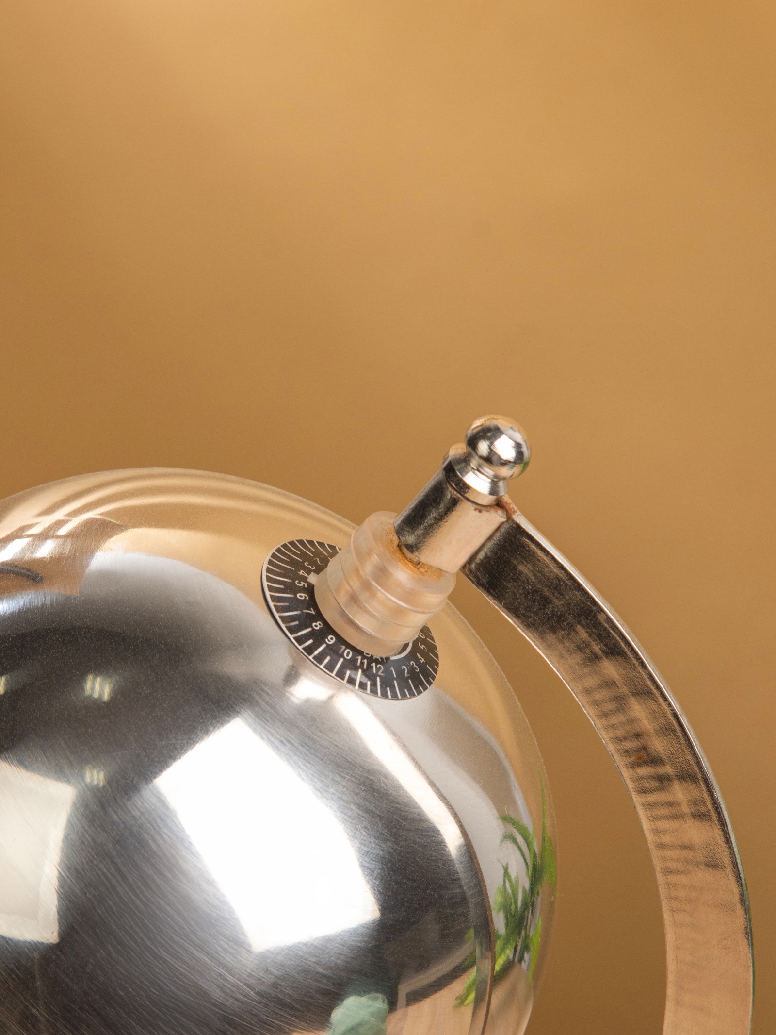 Изображение товара Глобус сувенирный Жемчуг 12,5x15x25,5 см — декоративная фигура из фанеры и стекла Изображение товара Глобус сувенирный Жемчуг 12,5x15x25,5 см — декоративная фигура из фанеры и стекла