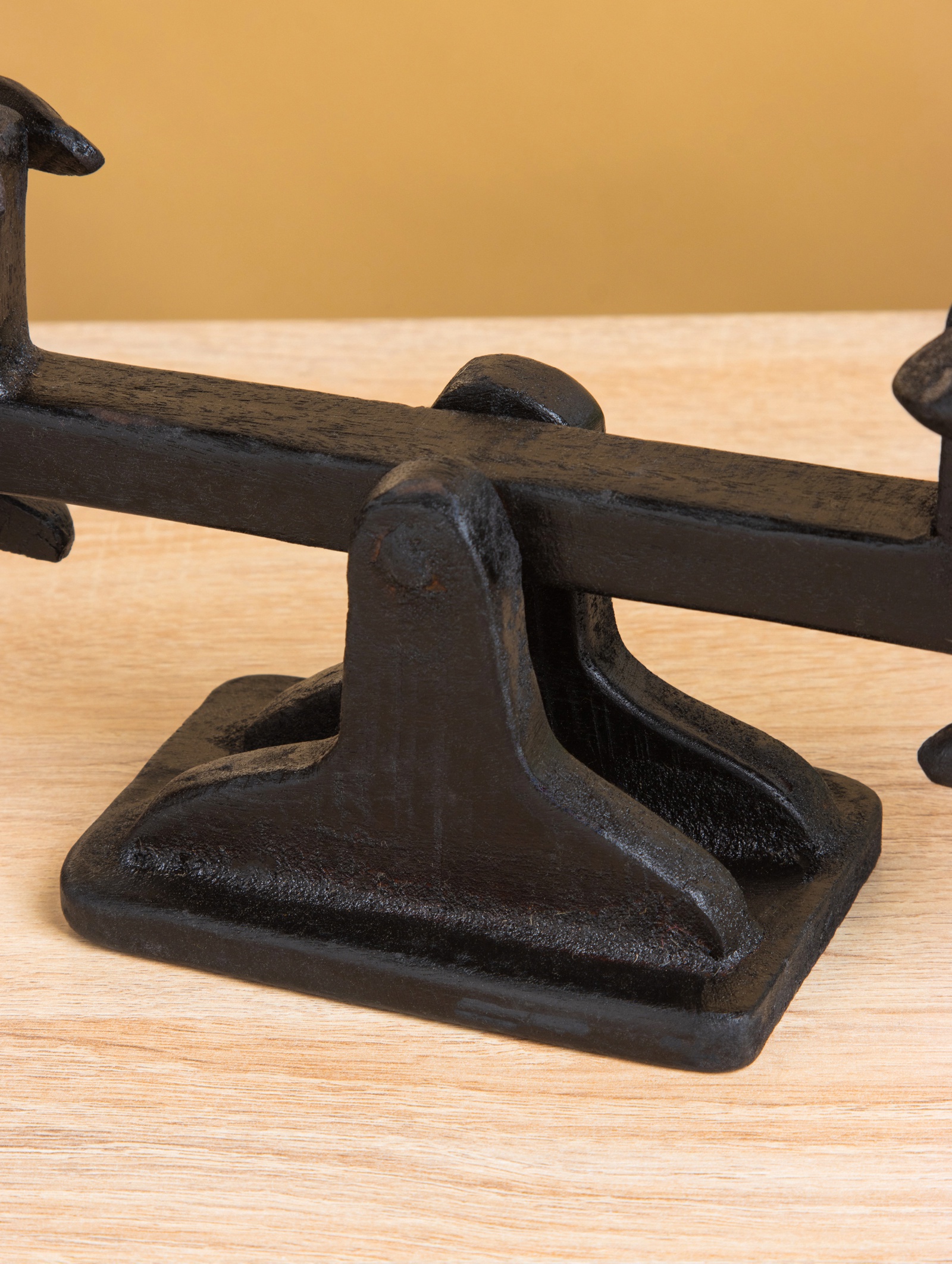 Изображение товара Сувенир Аборигены на качелях дерево 33х8х22 +/- 2 см 10485715