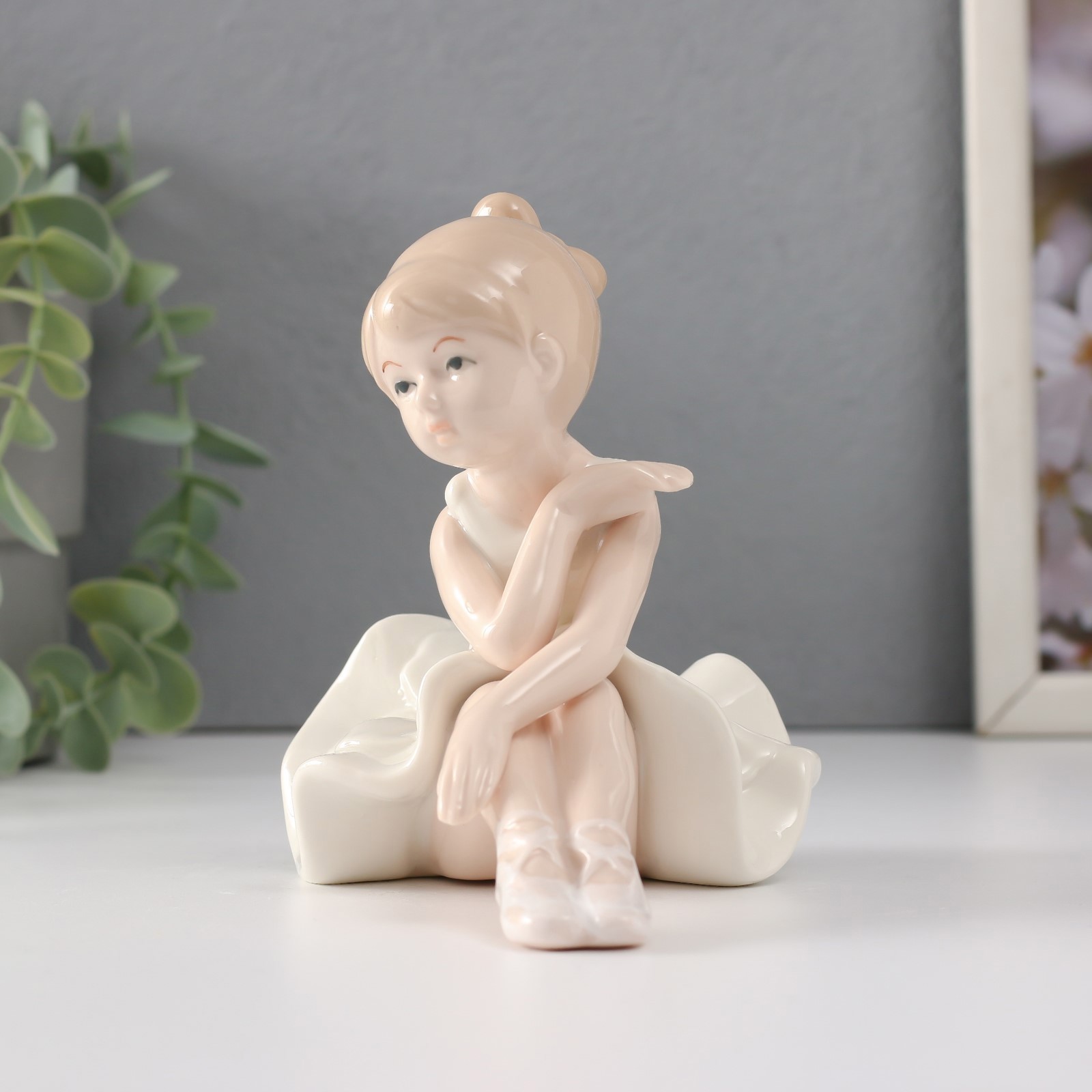 Изображение товара Сувенир керамика Юная балерина после репетиции 15х125х95 см 9720777