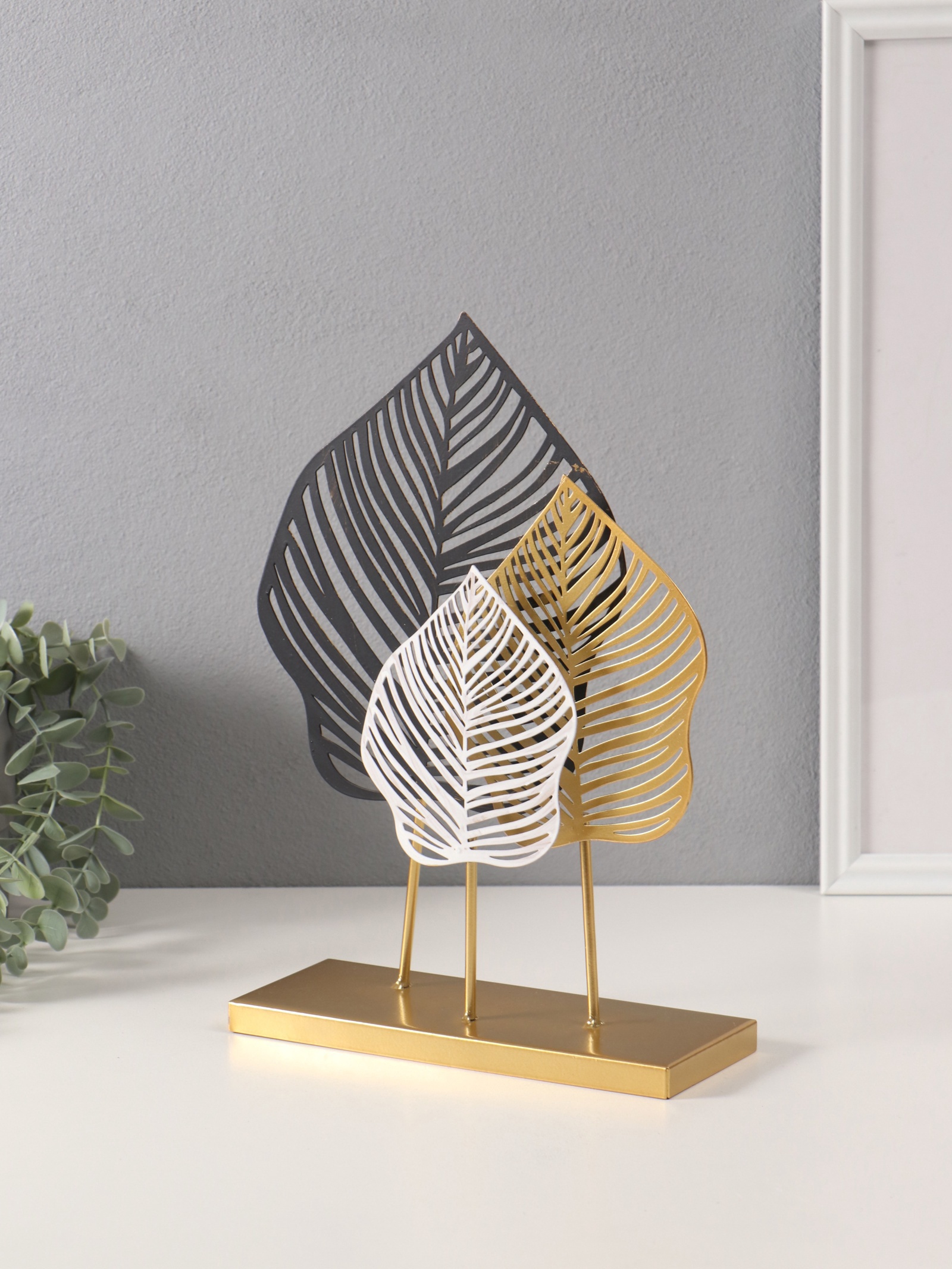 Изображение товара Сувенир металл Листья Монстеры чёрный 8х25х31 см 10707394