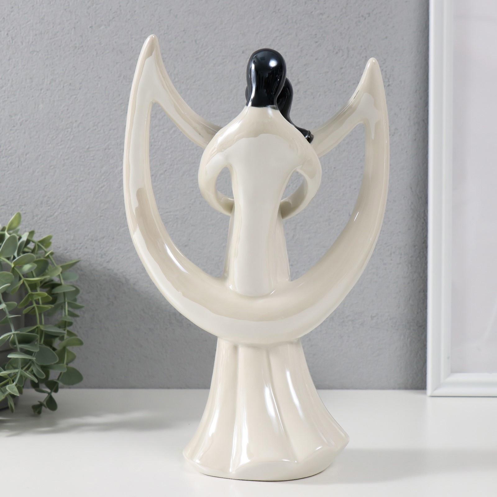 Изображение товара Сувенир керамика На крыльях нежности чёрно-белый 29х17х11 см 9848276