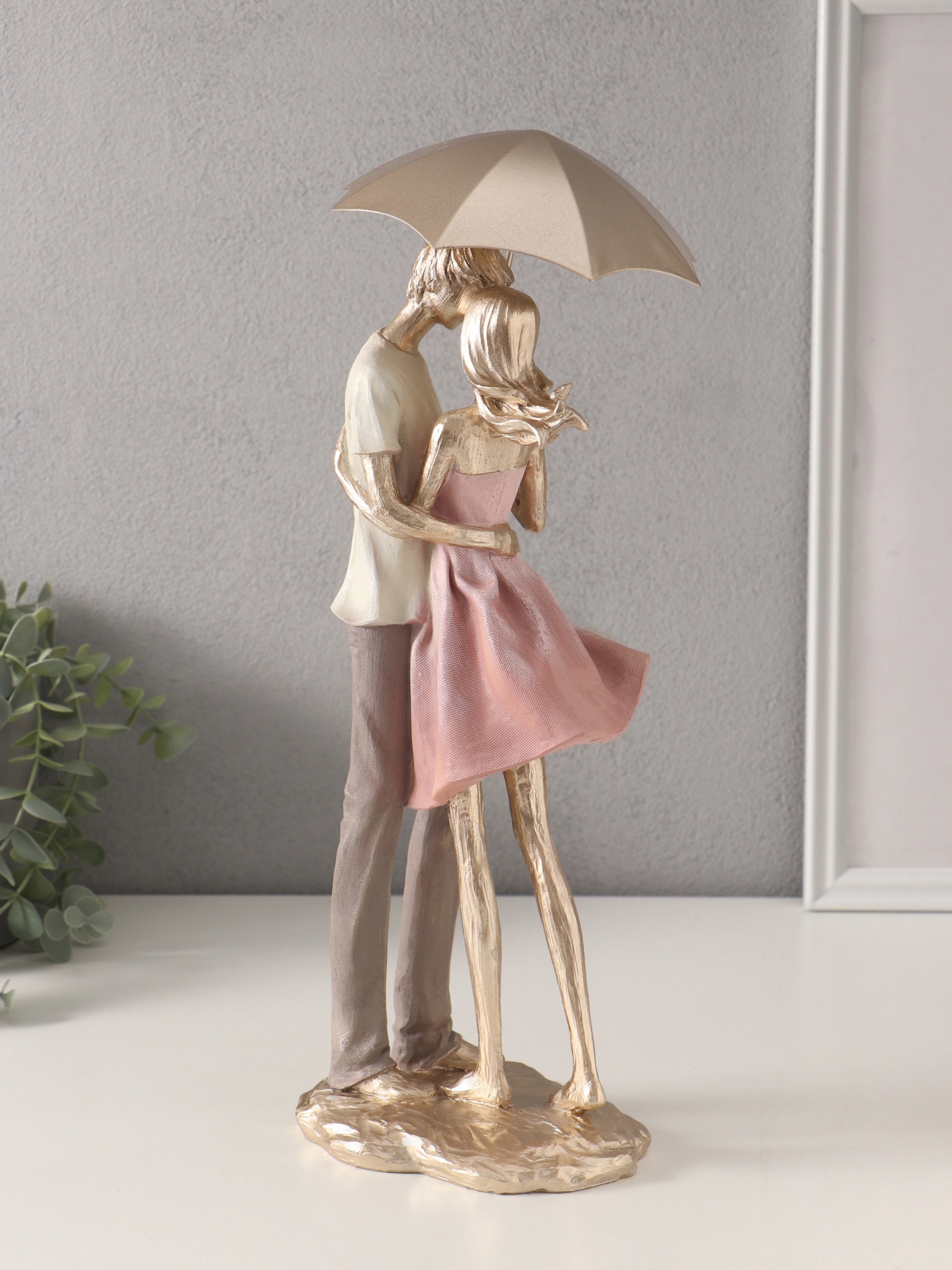 Изображение товара Сувенир полистоун Влюблённые под зонтом бело-розовый 15х11х355/415 см 10740299
